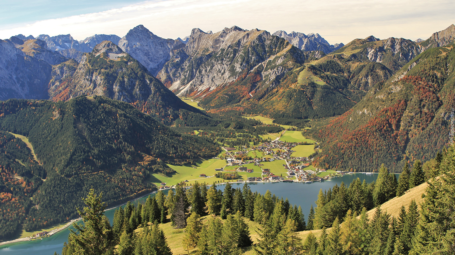 Austria, Tyrol, Miejscowość Pertisau, Góry, Jezioro Achensee, Lasy, Drzewa, Domy, Dolina