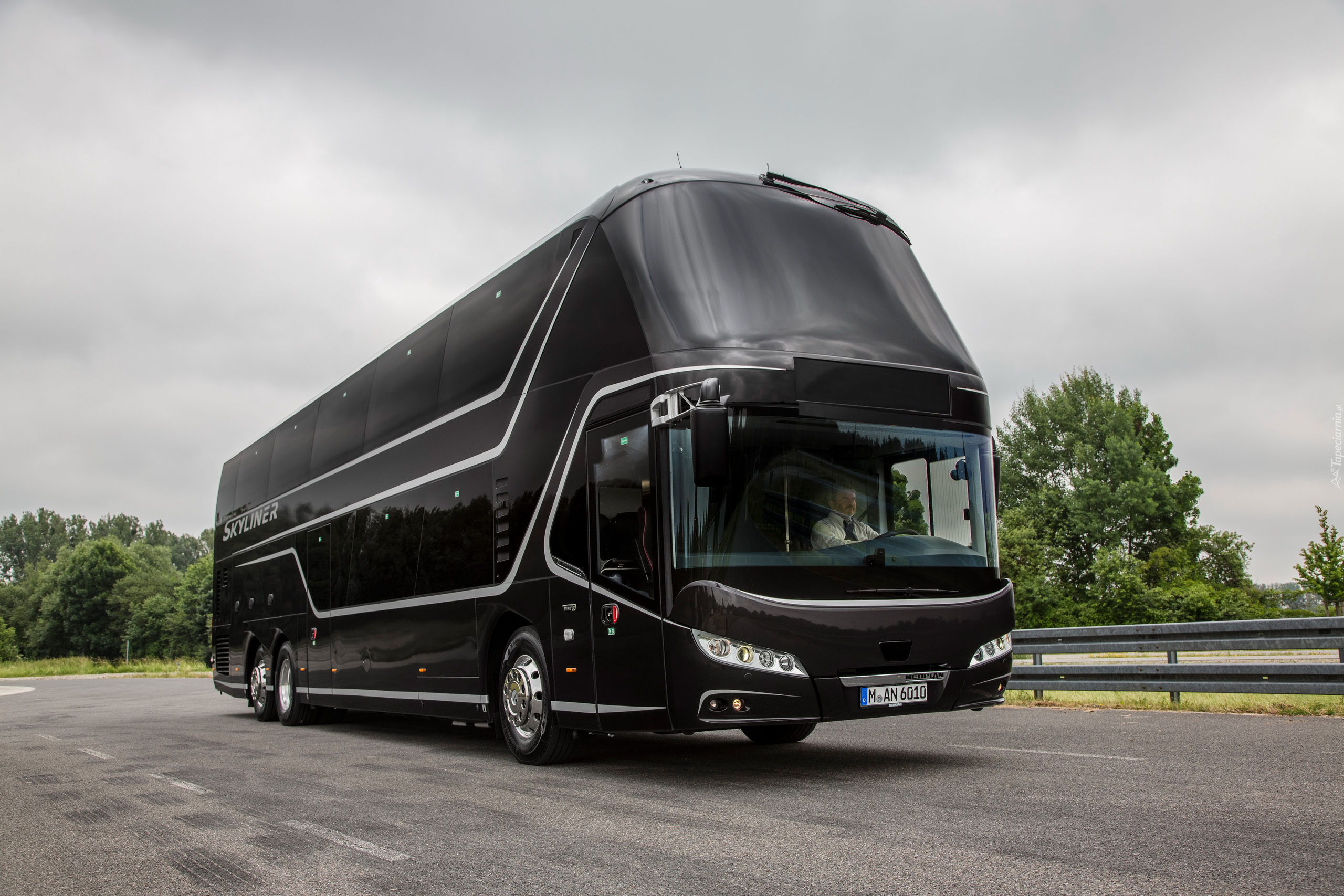 Autobus, Neoplan Skyliner, 2015