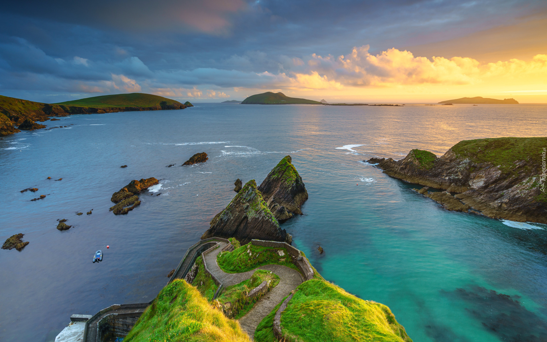 Irlandia, Hrabstwo Kerry, Dunquin Pier, Zachód słońca, Morze, Skały