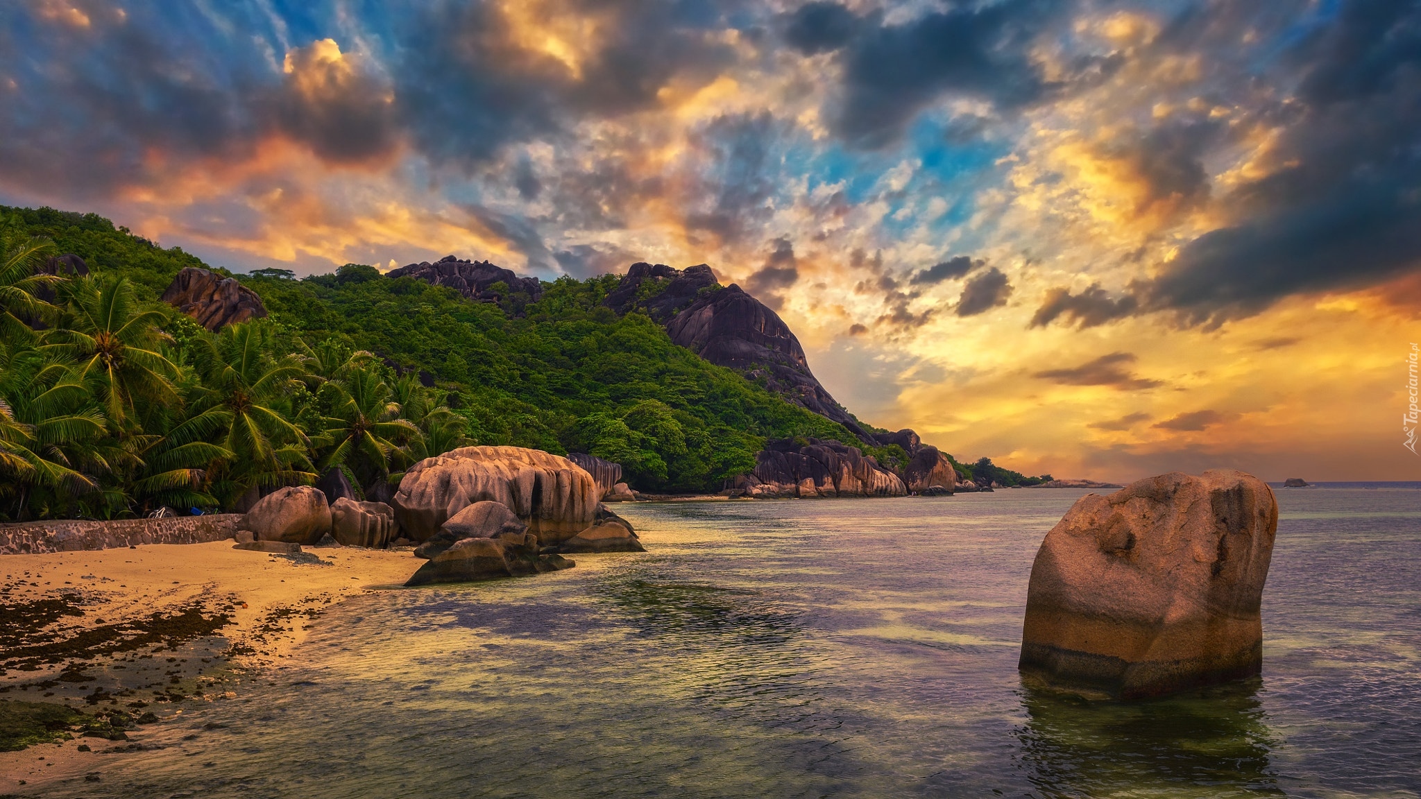 Seszele, Wyspa, La Digue, Morze, Plaża, Anse Source dArgent Beach, Zachód słońca, Palmy, Skały, Góry