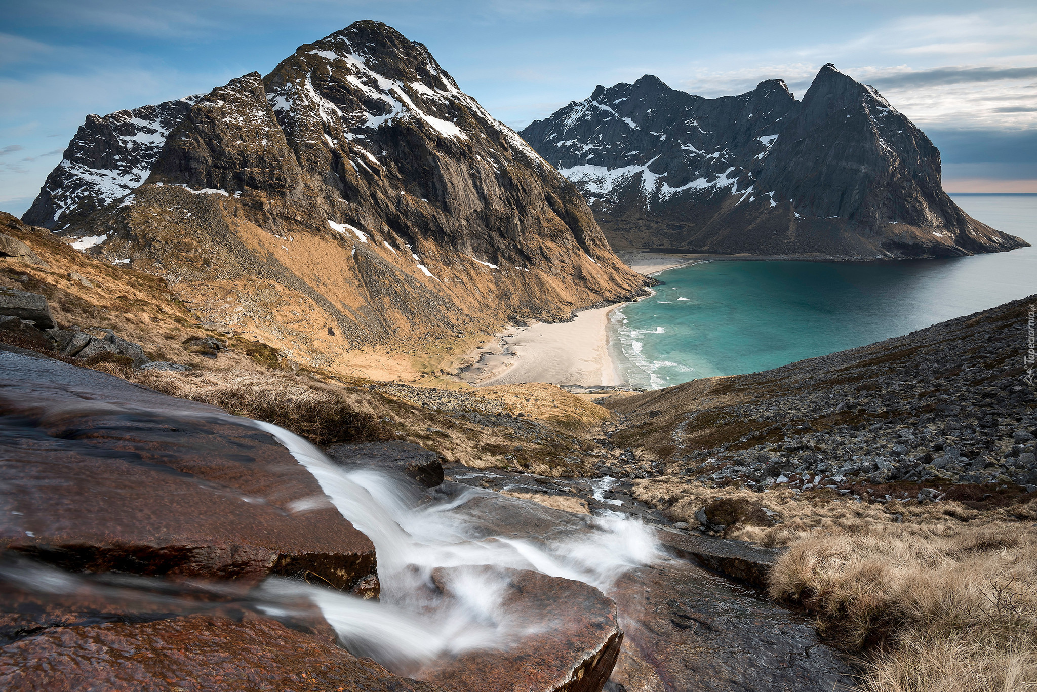 Norwegia, Lofoty, Góry, Plaża Kvalvika, Morze