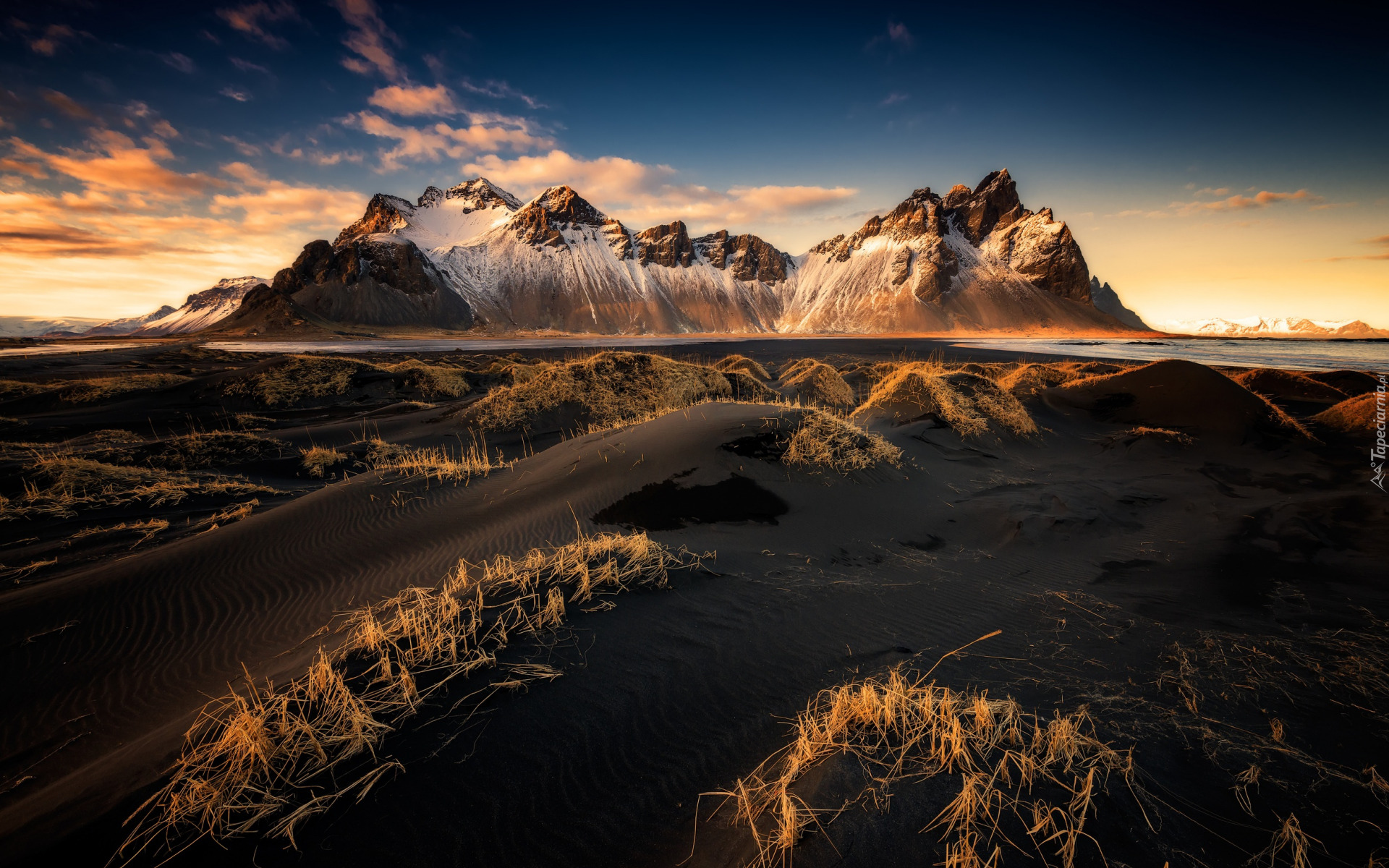 Plaża Stokksnes, Niebo, Chmury, Góry, Vestrahorn, Sucha, Trawa, Islandia