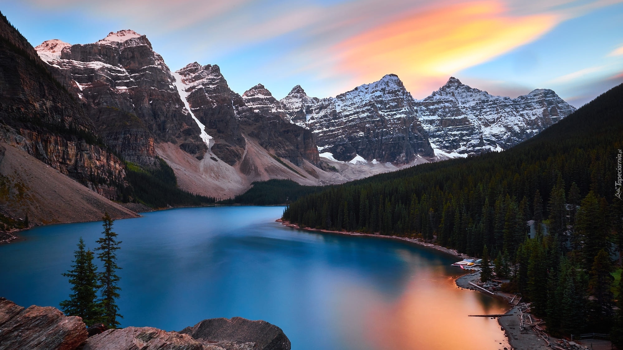 Jezioro, Moraine Lake, Góry, Lasy, Drzewa, Park Narodowy Banff, Prowincja Alberta, Kanada