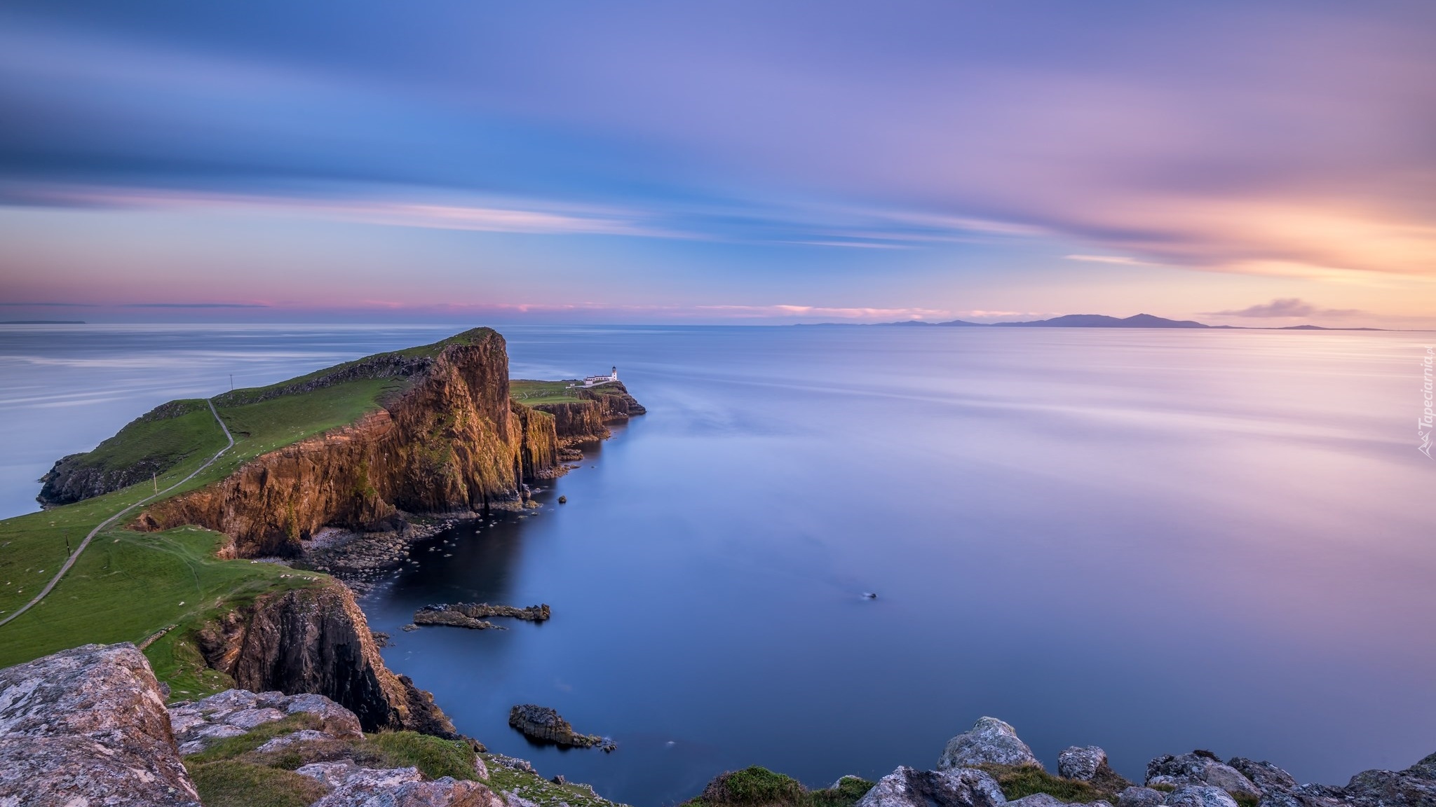 Morze Szkockie, Wybrzeże, Klif, Skały, Latarnia morska, Neist Point Lighthouse, Półwysep Duirinish, Wyspa Skye, Szkocja