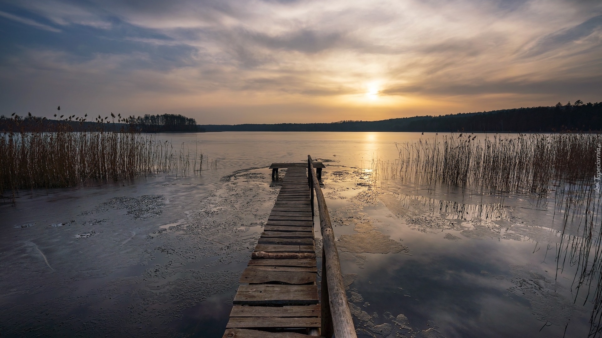 Jezioro, Zachód słońca, Pomost, Trawy