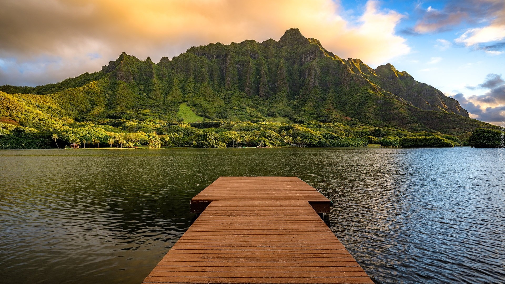 Góry, Pomost, Drzewa, Chmury, Jezioro, Molii Pond, Wyspa Oahu, Hawaje, Stany Zjednoczone