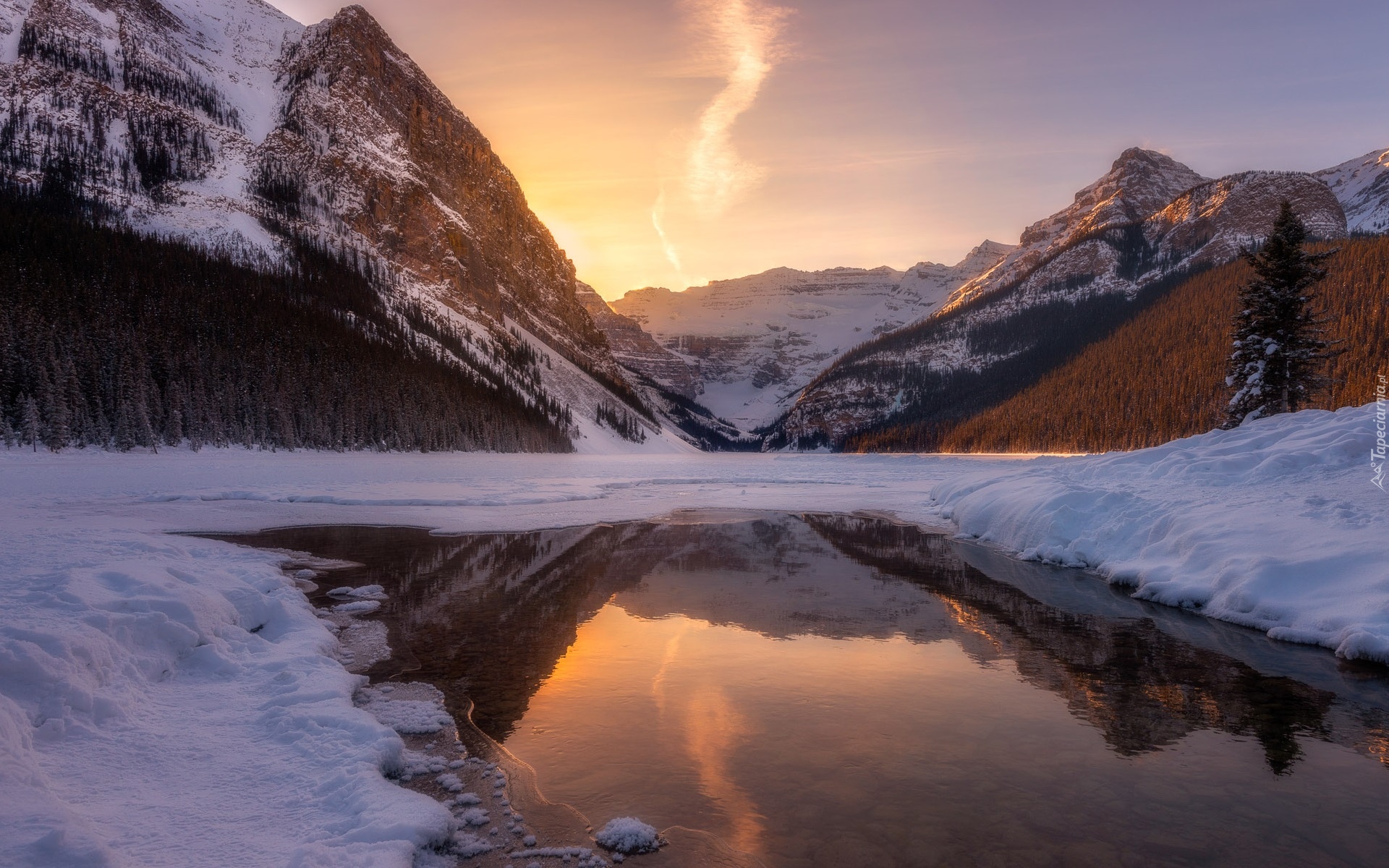 Zima, Jezioro, Lake Louise, Góry, Las, Drzewa, Wschód słońca, Park Narodowy Banff, Alberta, Kanada