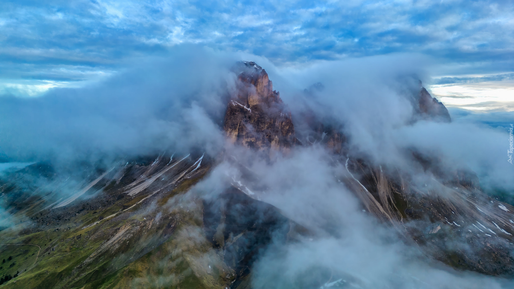 Mgła, Poranek, Przełęcz Sella Pass, Góry, Dolomity, Włochy