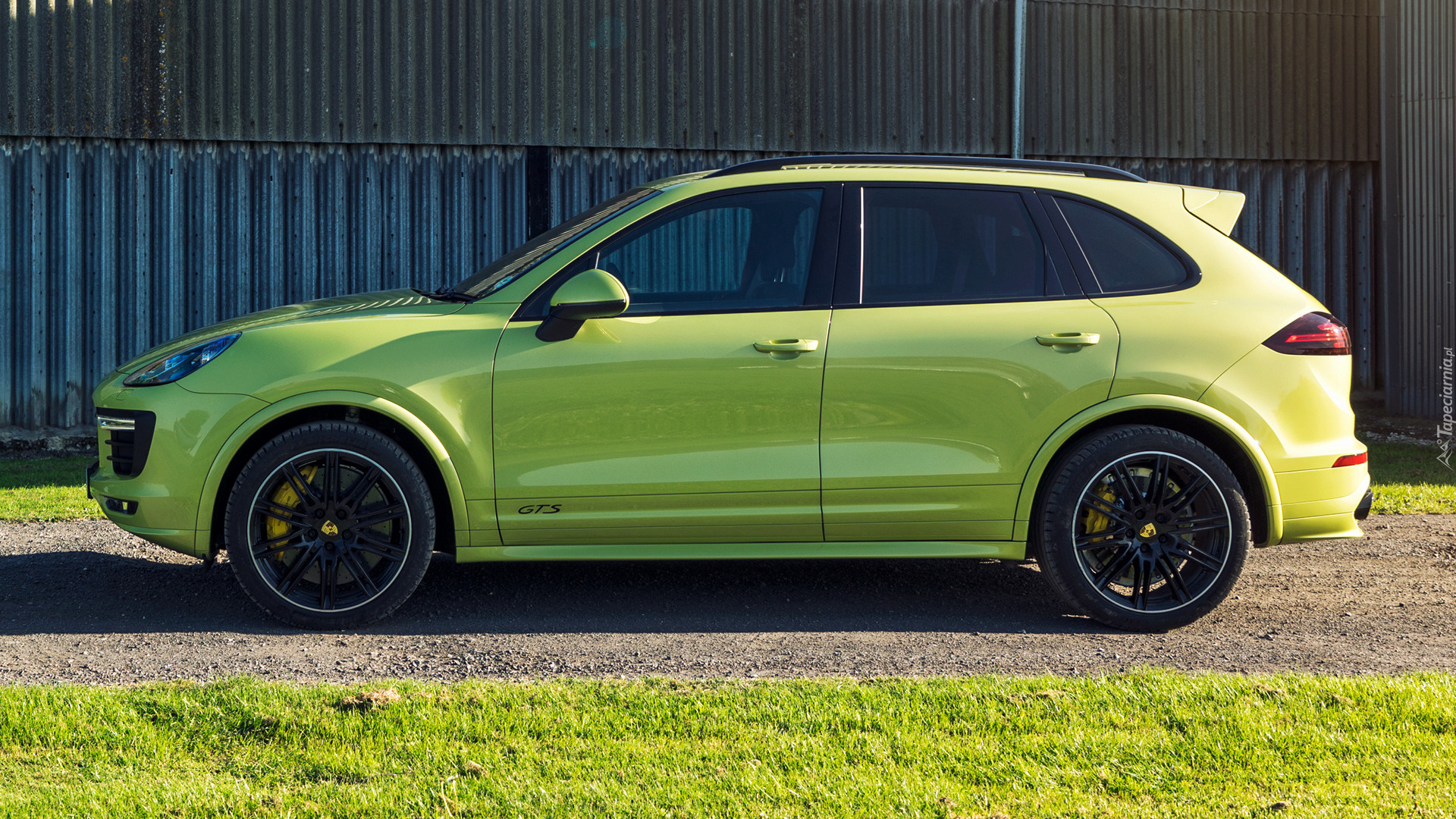 Porsche Cayenne GTS, Bok