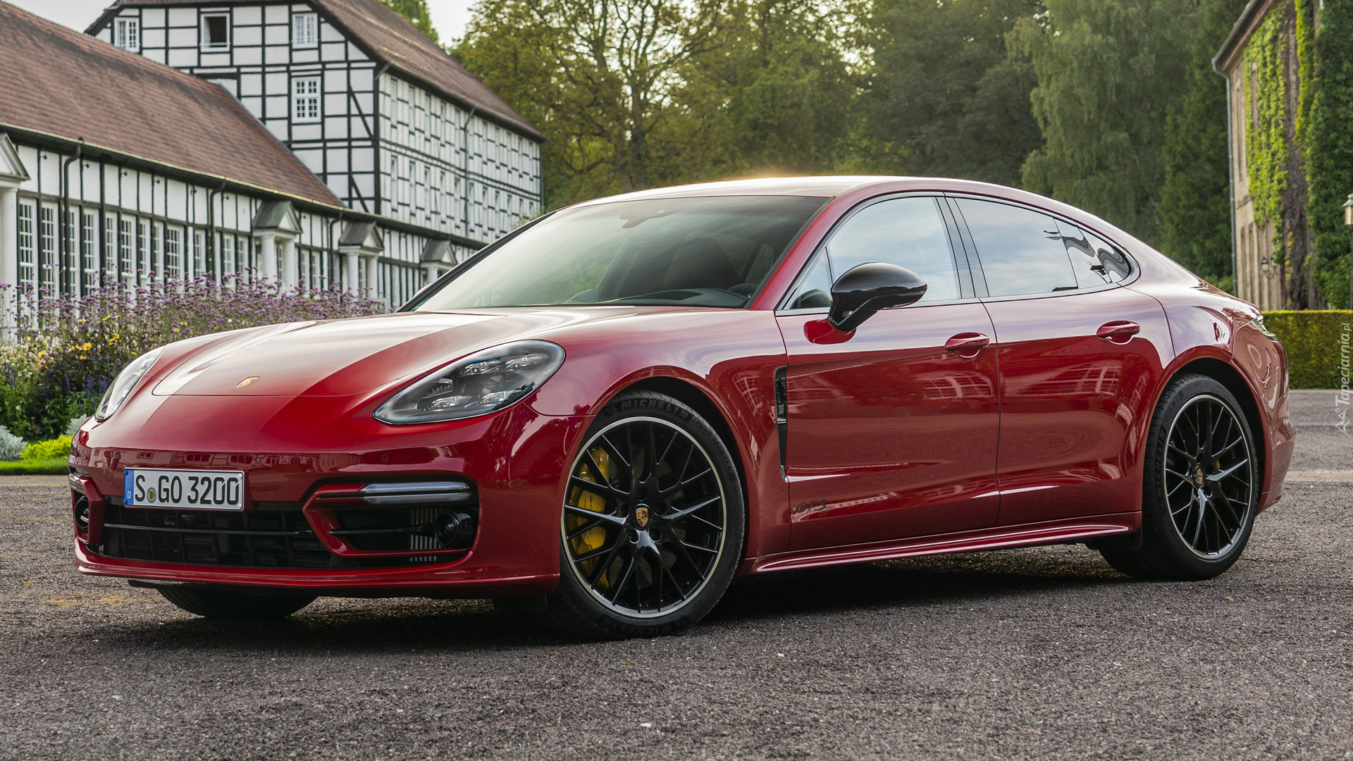 Czerwone, Porsche Panamera GTS, 2020