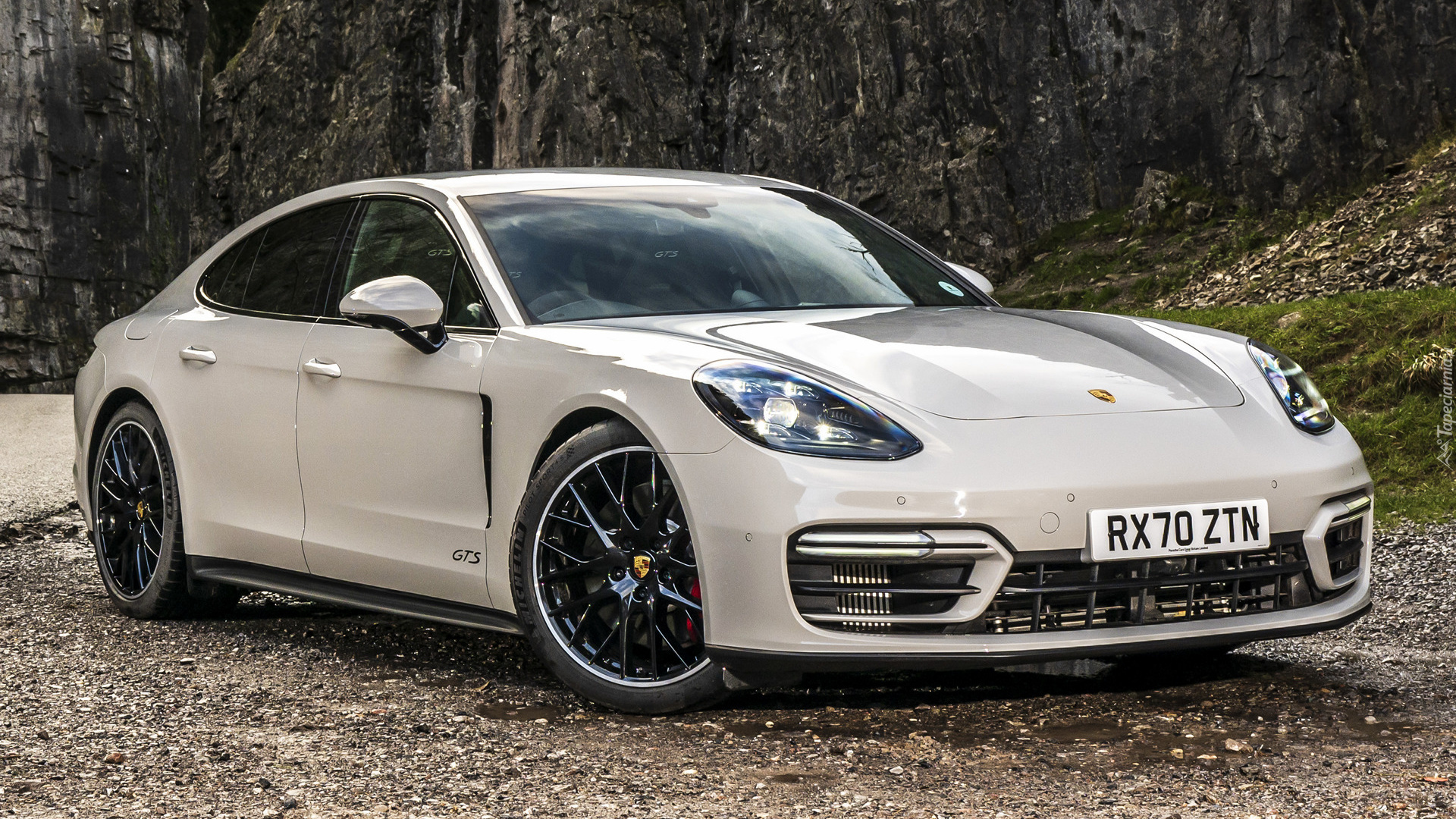 Porsche Panamera GTS, 2020, Przód