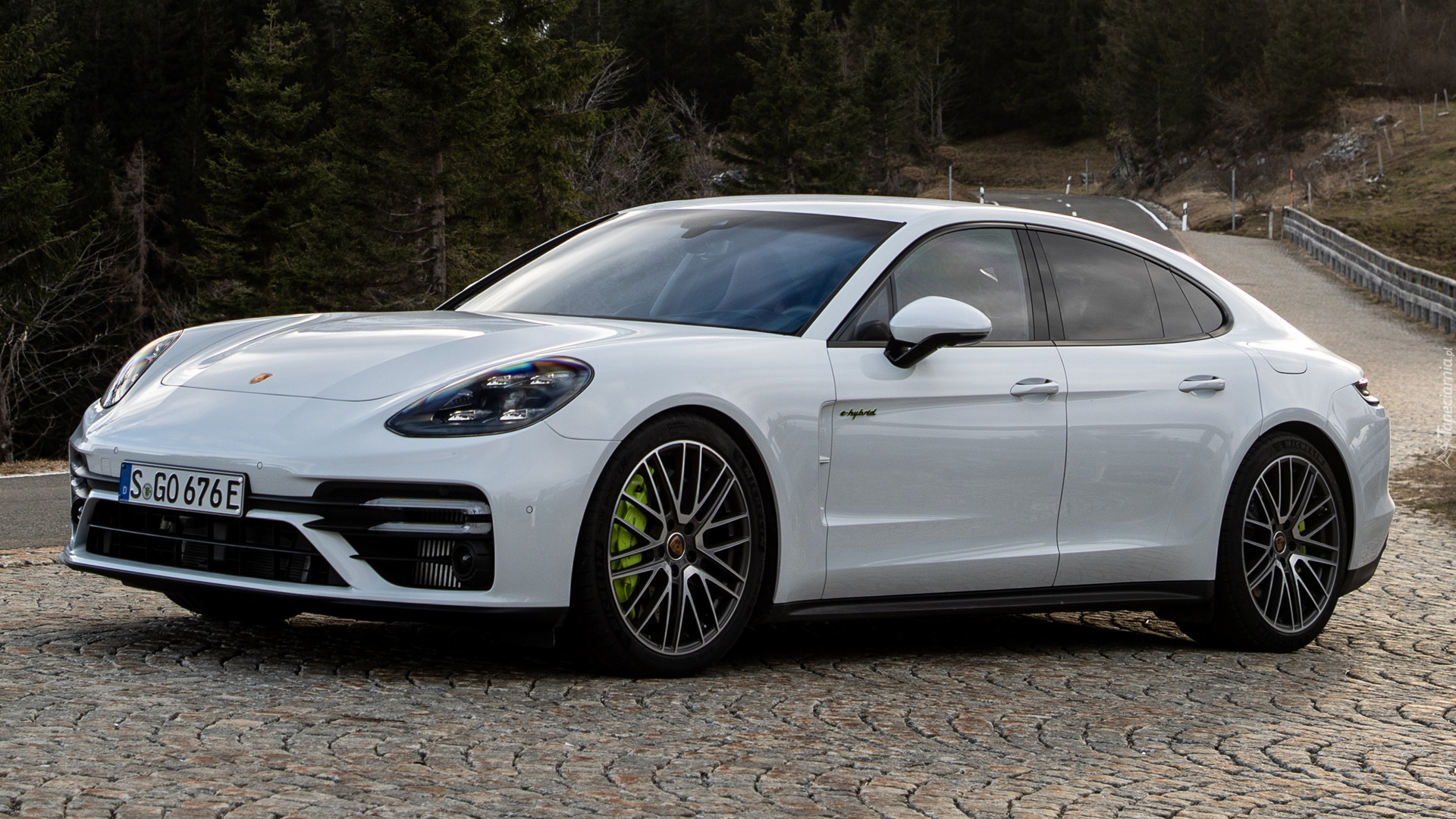 Białe, Porsche Panamera Turbo S E-Hybrid