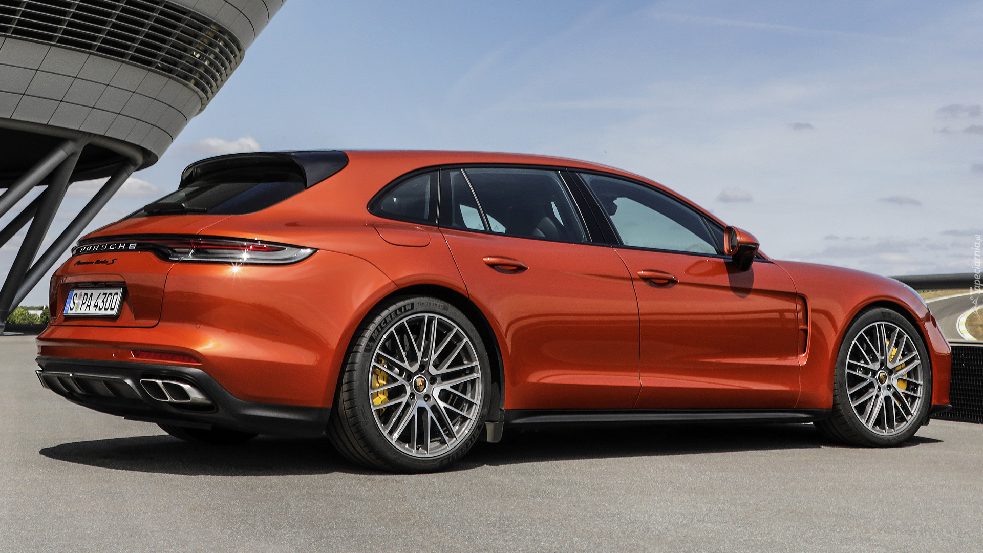 Porsche Panamera Turbo S, Bok