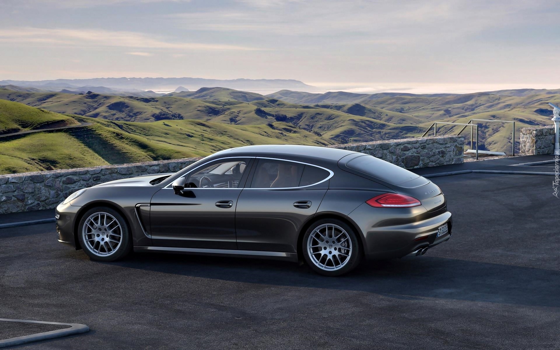 Porsche Panamera, 2014, Góry