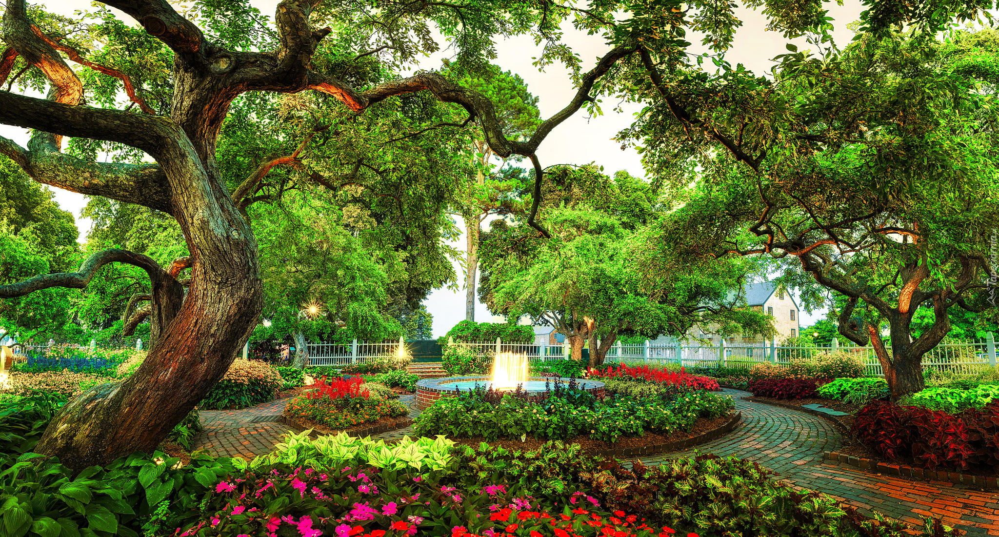 Park, Prescott Park, Wiosna, Kwiaty, Drzewa, Fontanna, Portsmouth, Stan New Hampshire, Stany Zjednoczone