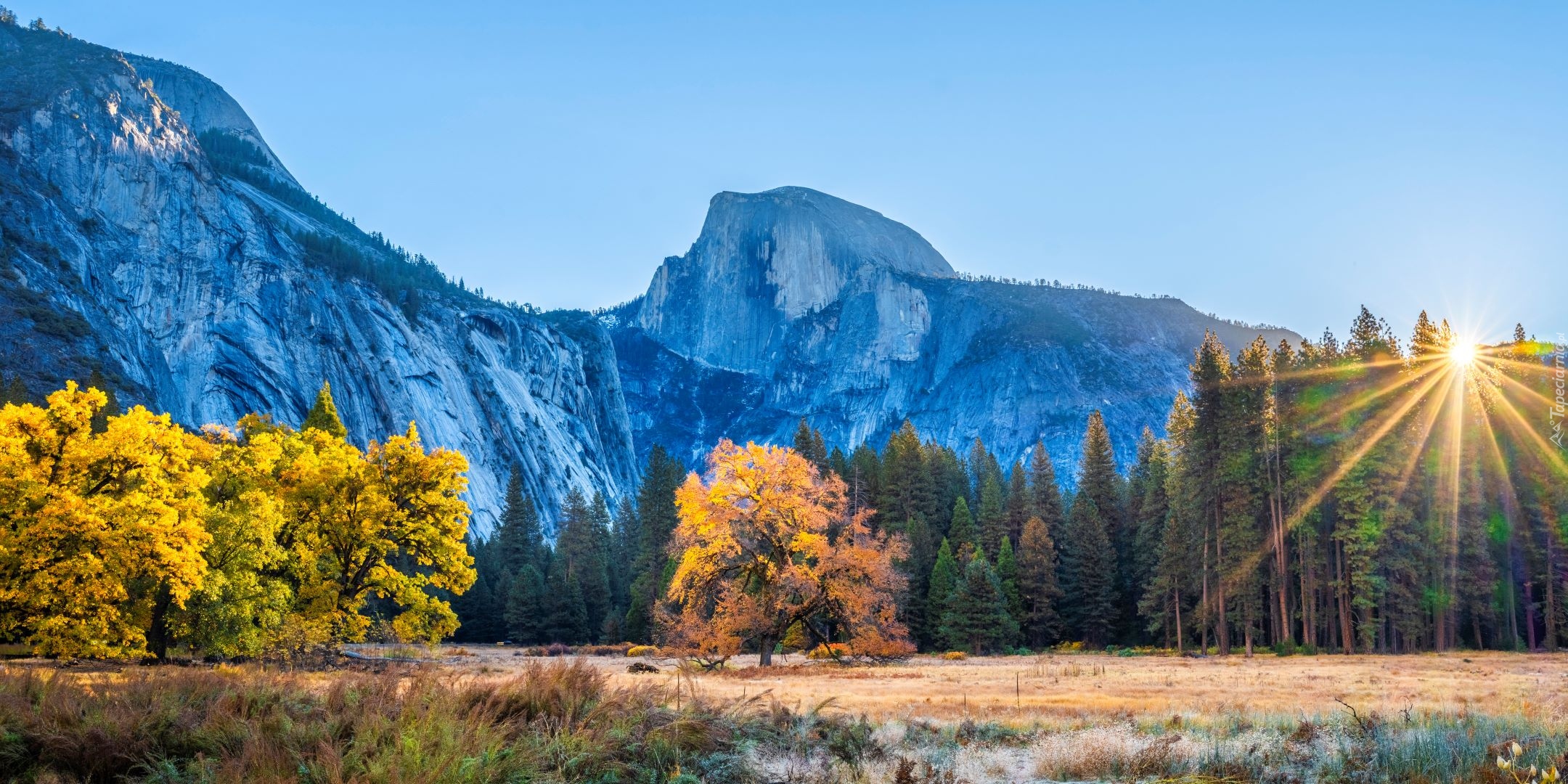 Park Narodowy Yosemite, Góry, Las, Drzewa, Jesień, Promienie słońca, Kalifornia, Stany Zjednoczone