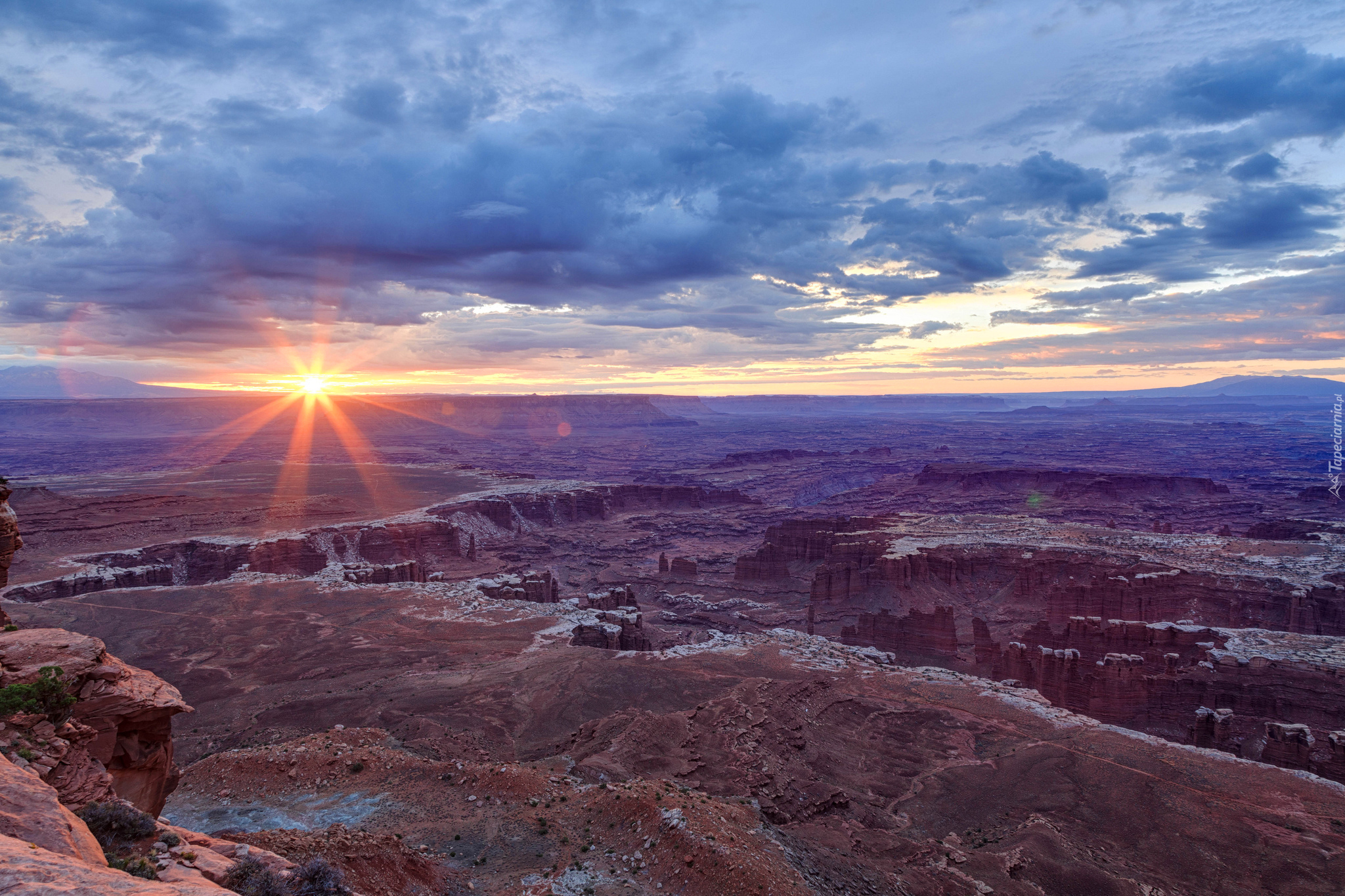 Stany Zjednoczone, Stan Utah, Park Narodowy Canyonlands, Kanion, Promienie słońca