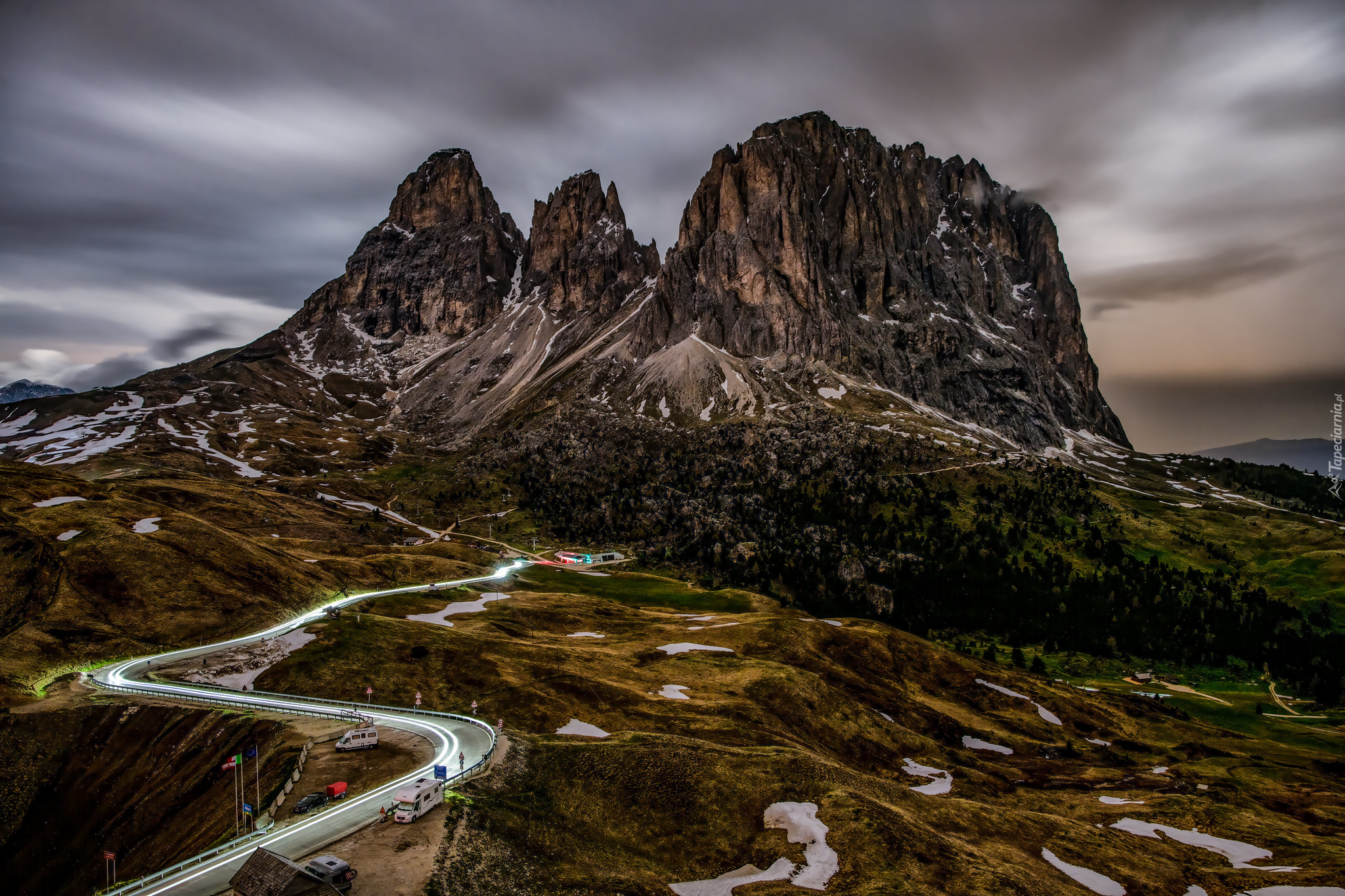 Przełęcz Sella Pass, Góry, Dolomity, Włochy