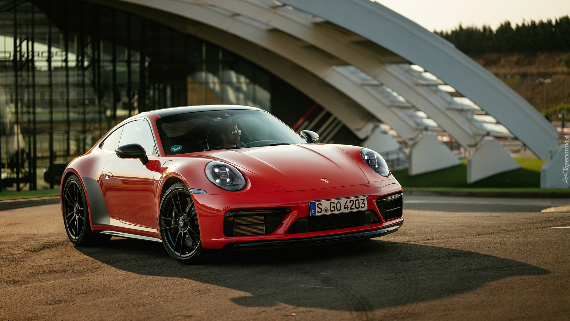 Czerwone, Porsche 911 Carrera 4 GTS, Przód