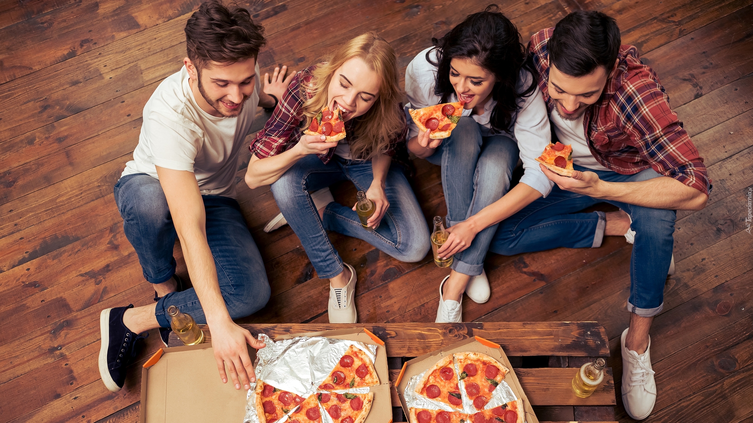 Pizza, Młodzież, Dziewczyny, Mężczyźni, Przyjaciele, Radość