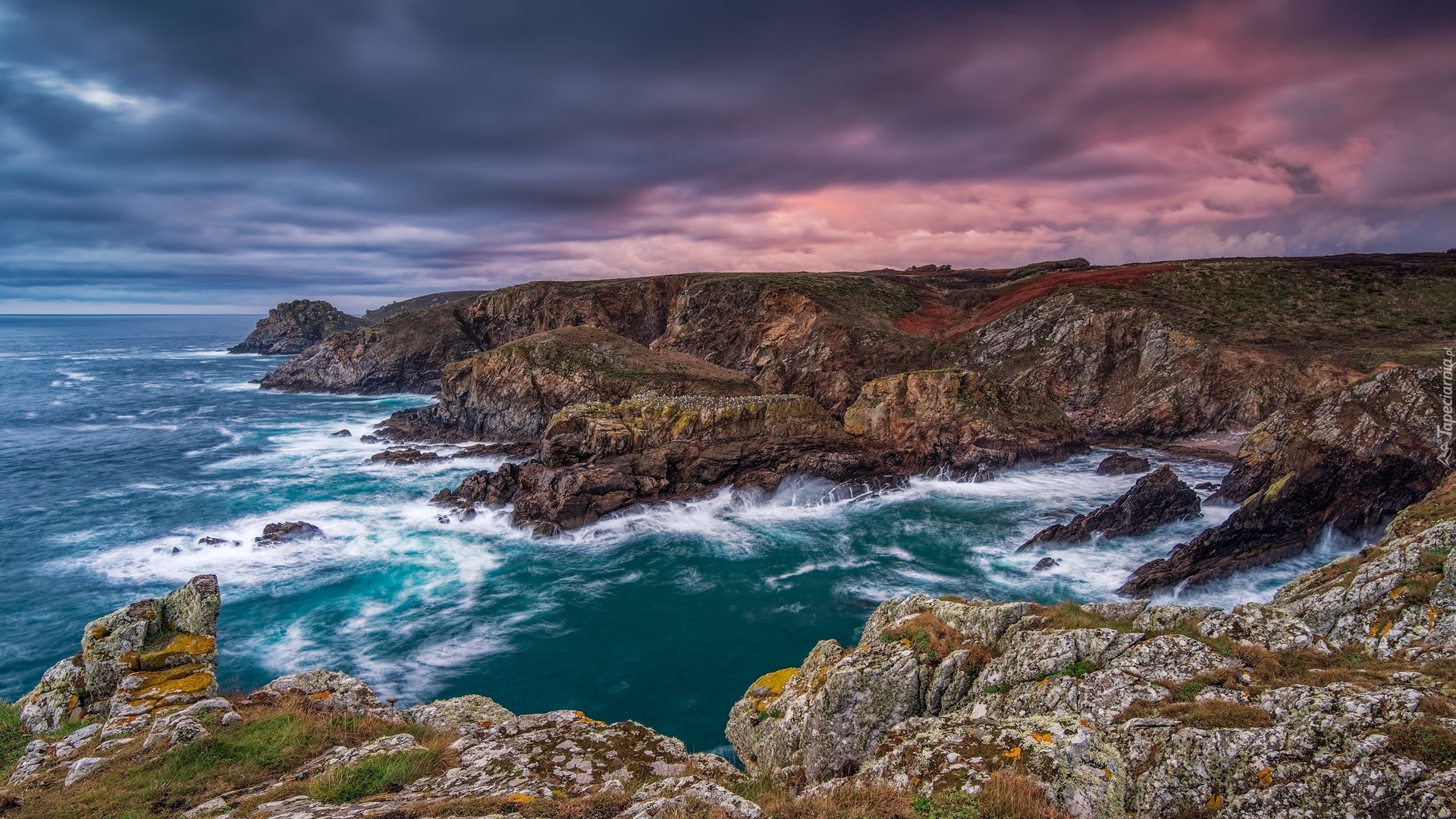 Morze, Wybrzeże, Skały, Chmury, Przylądek, Pointe du Raz, Bretania, Francja