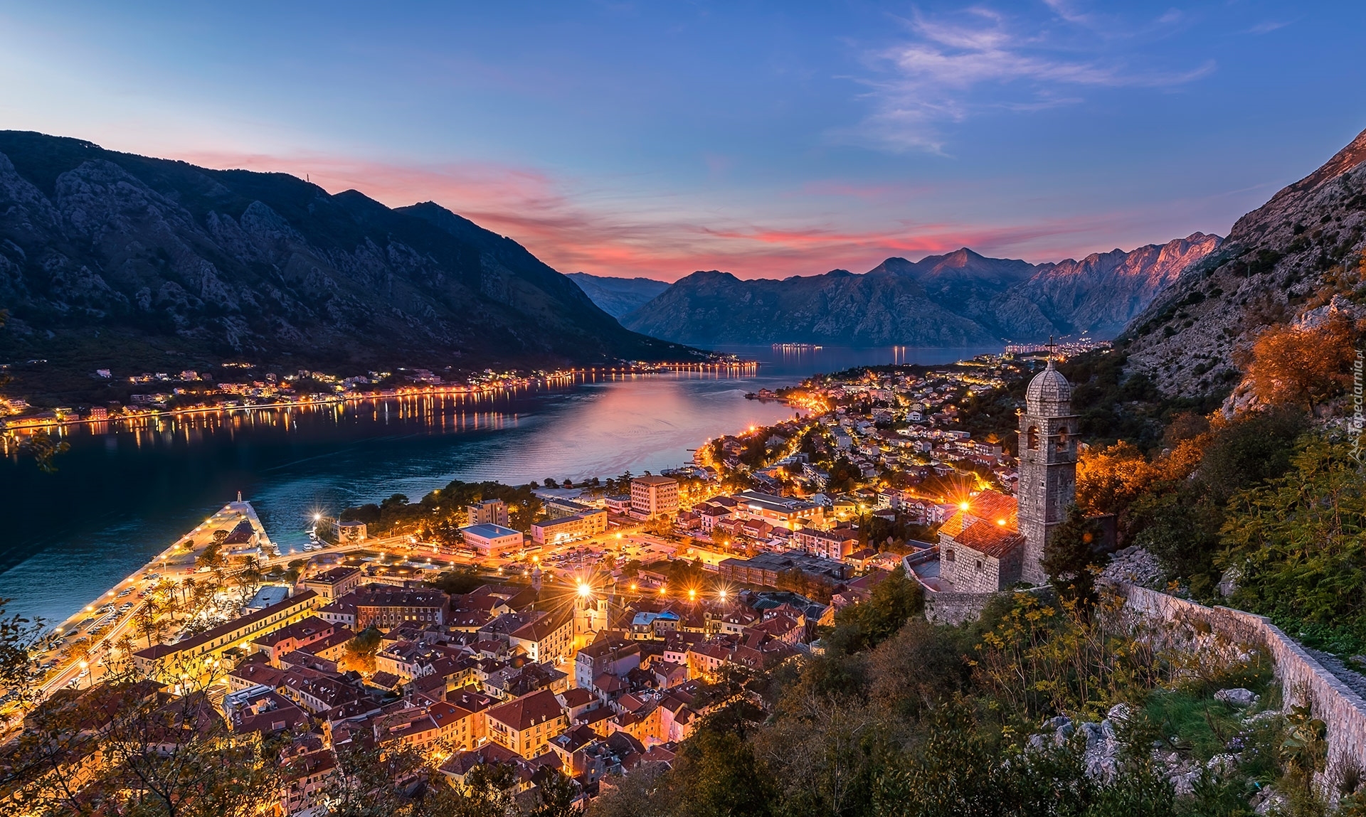 Góry, Przystań Porto Montenegro, Miasteczko Tivat, Domy, Światła, Zatoka Kotorska, Czarnogóra