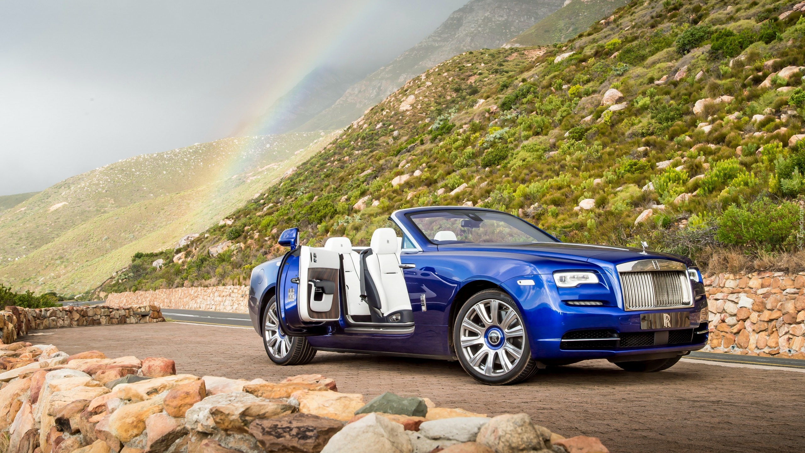Niebieski, Rolls-Royce Dawn, 2016, Kabriolet, Tęcza, Kamienie, Wzgórza, Droga