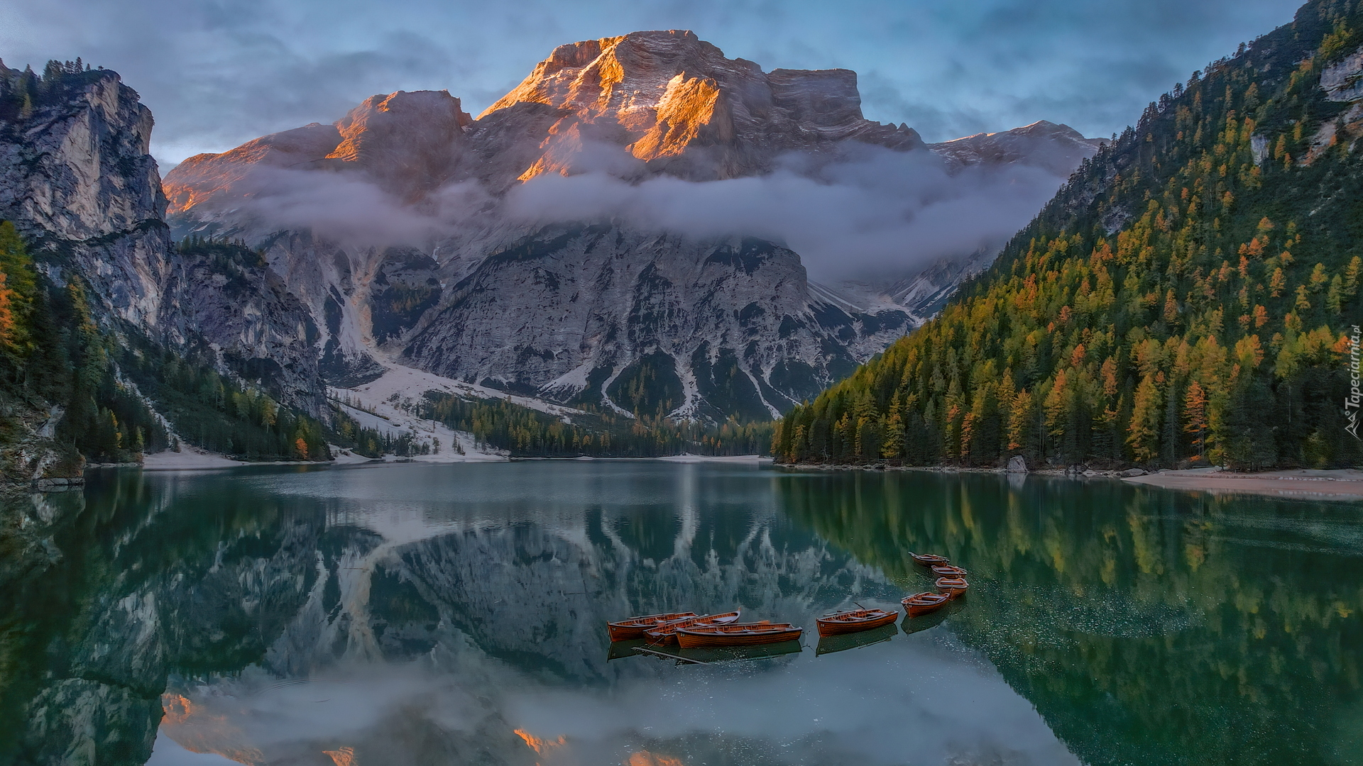 Góry, Dolomity, Jezioro, Pragser Wildsee, Łódki, Włochy