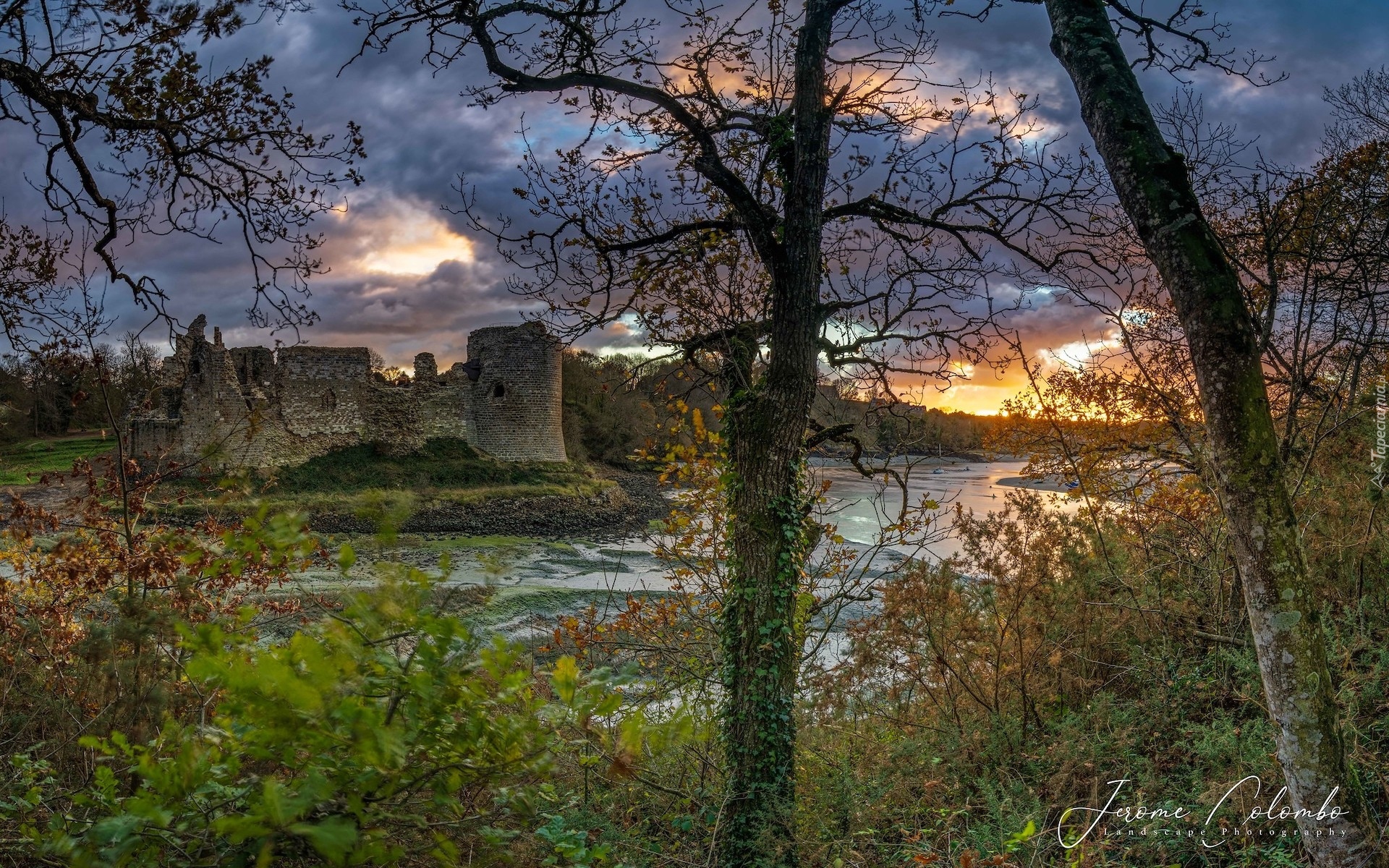 Francja, Bretania, Crehen, Ruiny, Zamek, Chateau du Guildo, Drzewa, Rzeka Arguenon