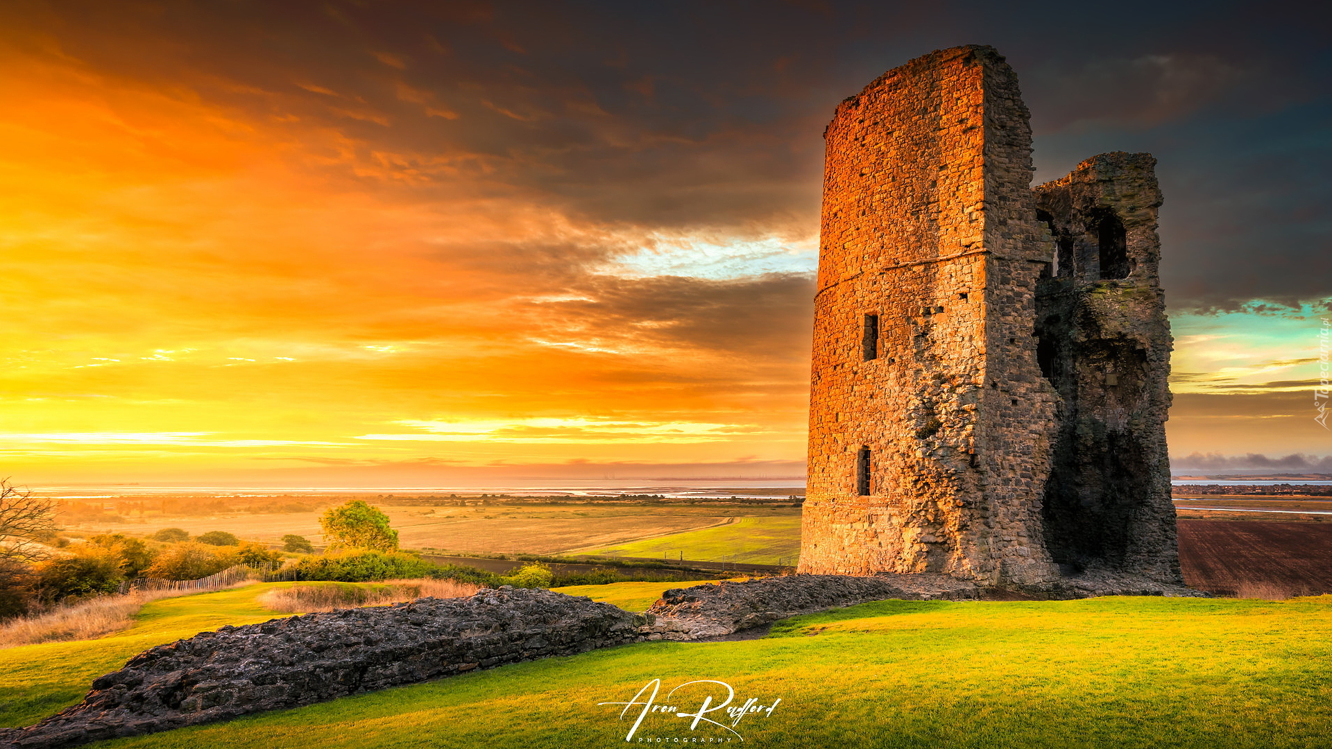 Łąka, Niebo, Wschód słońca, Zamek, Hadleigh Castle, Ruiny, Trawa, Drzewa, Chmury, Hadleigh, Essex, Anglia