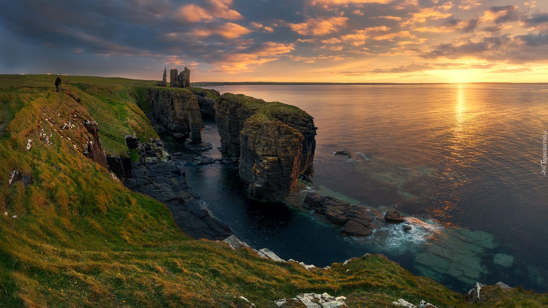 Szkocja, Morze, Skały, Zamek Sinclair, Zachód słońca, Chmury