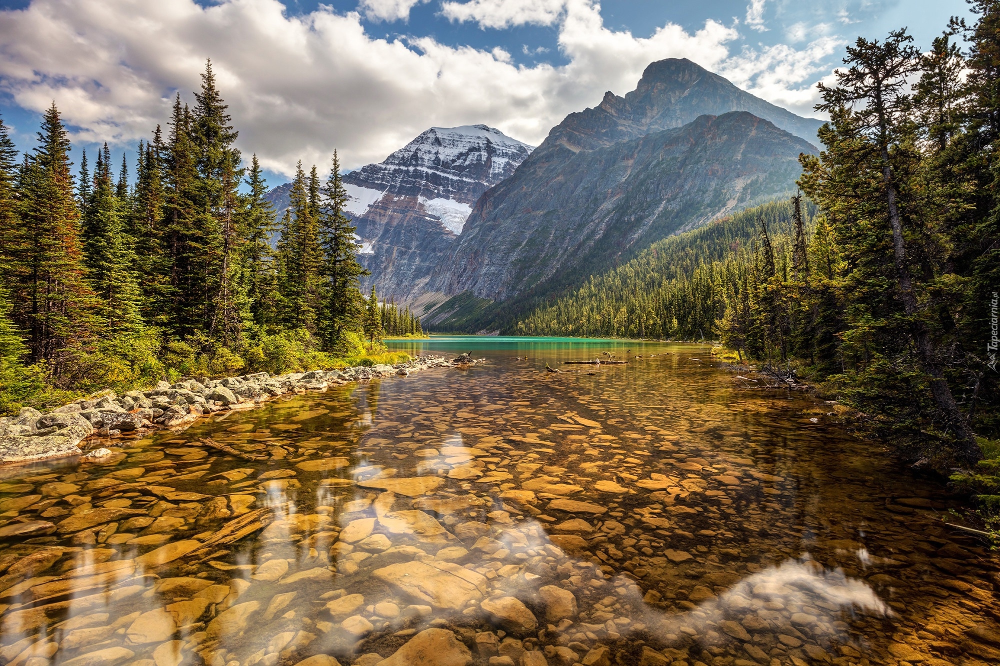 Park Narodowy Jasper, Góry, Góra Mount Edith Cavell, Rzeka Astoria River, Kamienie, Drzewa, Chmury, Alberta, Kanada