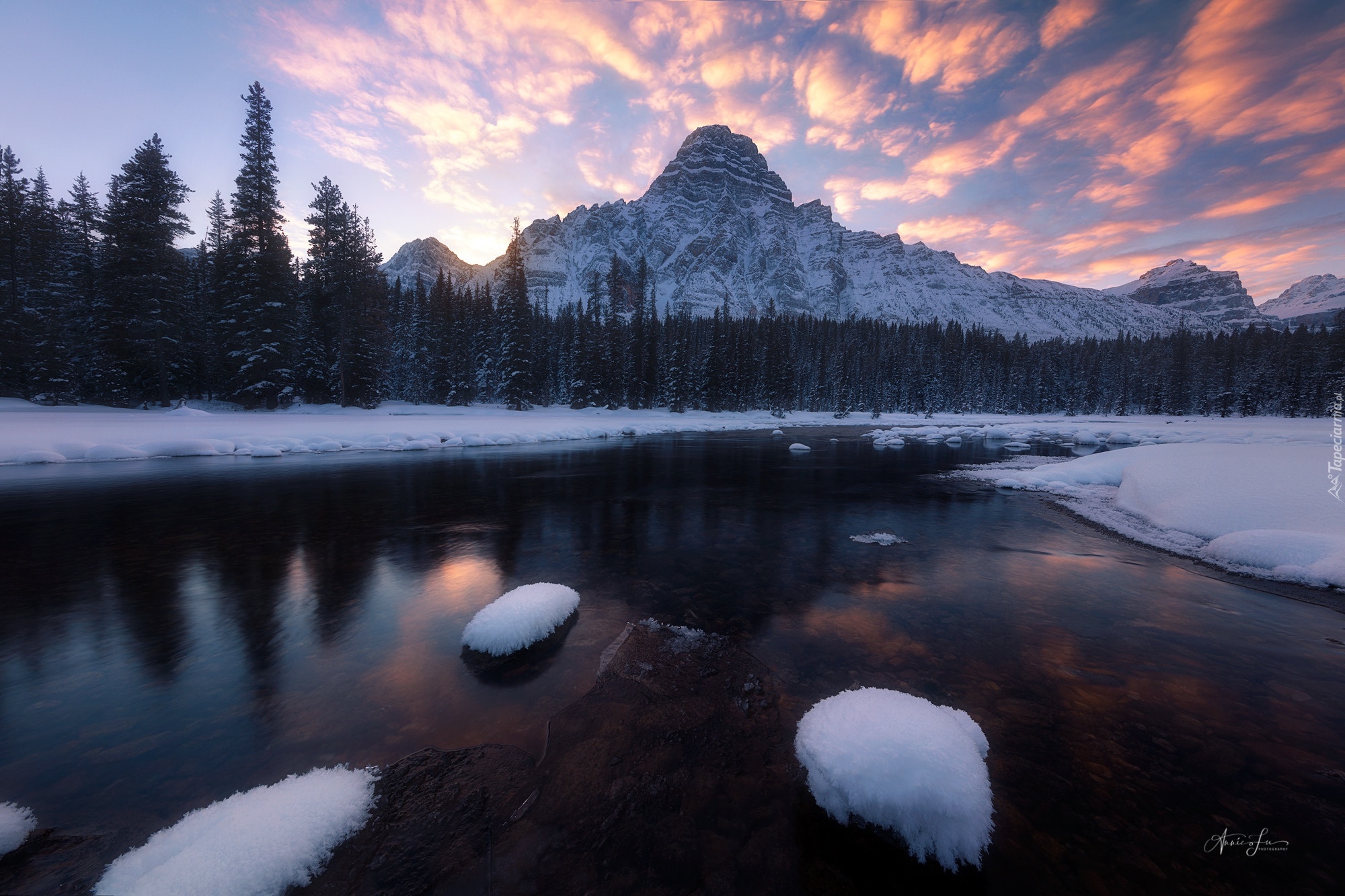 Kanada, Park Narodowy Banff, Prowincja Alberta, Góry, Drzewa, Las, Rzeka, Bow River, Zima