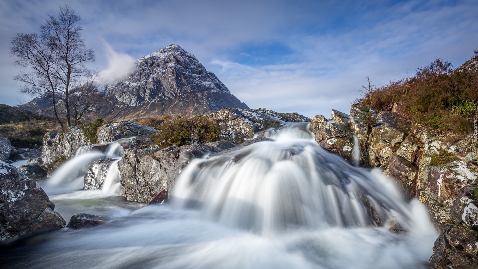 Szkocja, Region Highland, Dolina Glen Coe, Rzeka Coupall, Szczyt Buachaille Etive Mor, Góry, Skały, Drzewa, Rośliny