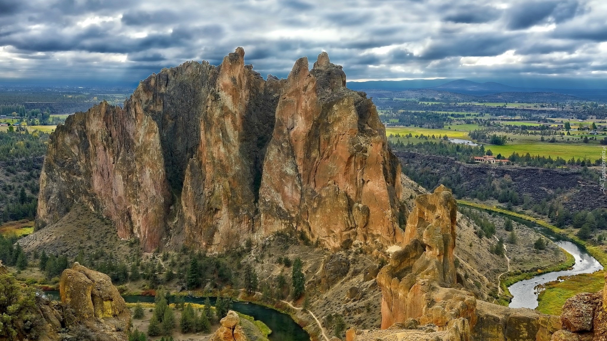 Stany Zjednoczone, Stan Oregon, Park Stanowy Smith Rock, Skały, Rzeka Crooked River