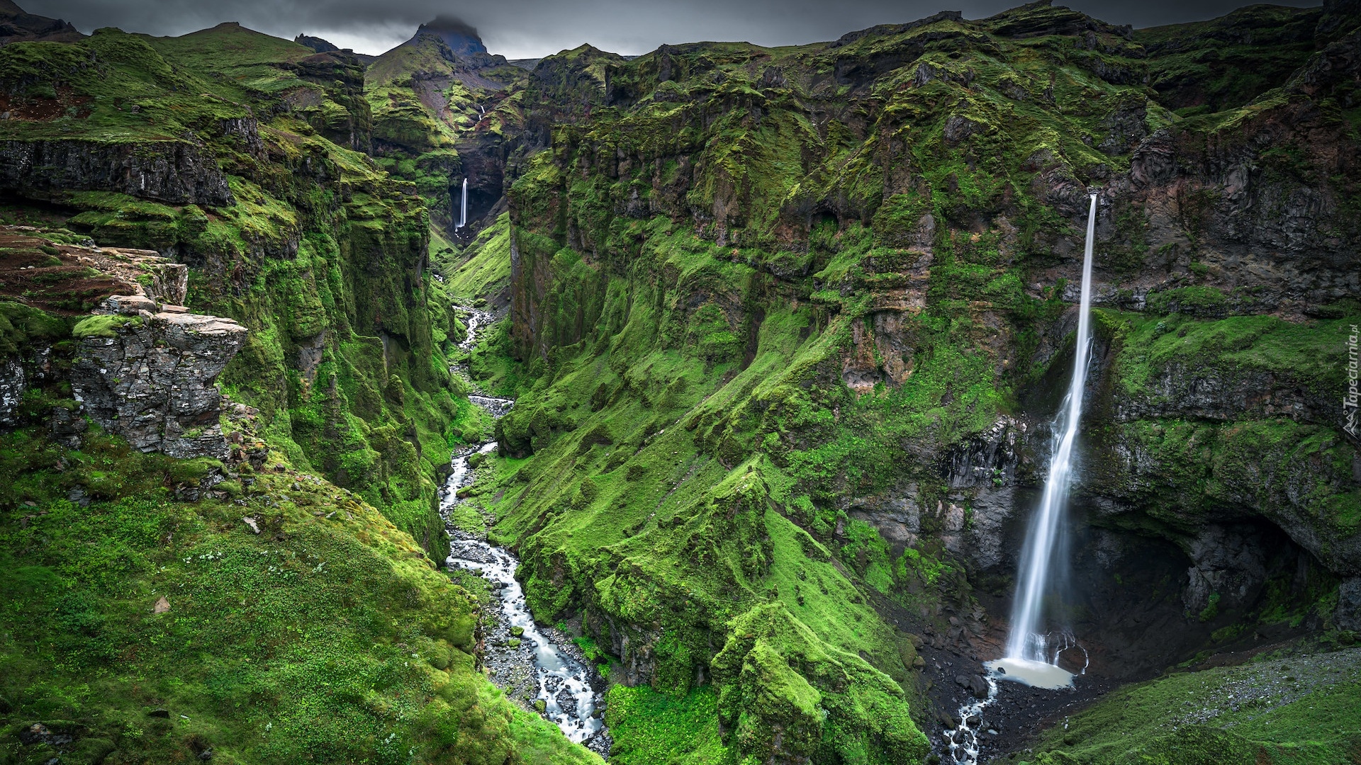 Islandia, Wąwóz, Kanion Fjadrargljufur, Rzeka Fjadra, Wodospad