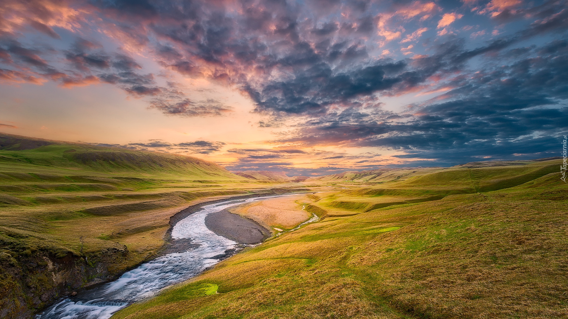 Wzgórza, Rzeka Fjadra, Chmury, Zachód słońca, Islandia