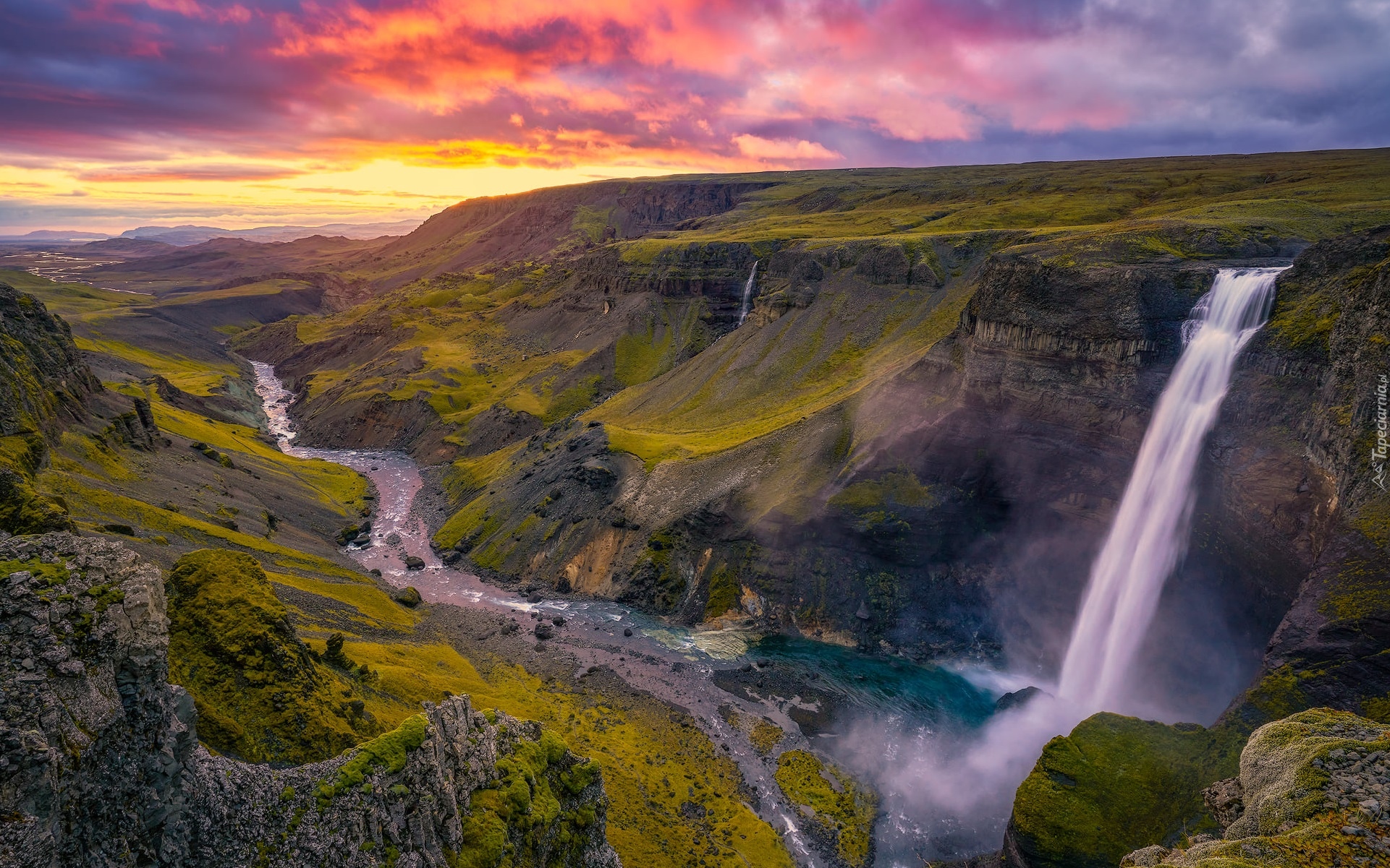Islandia, Rzeka Fossa, Wodospad Haifoss, Wąwóz, Skały, Zachód słońca, Chmury