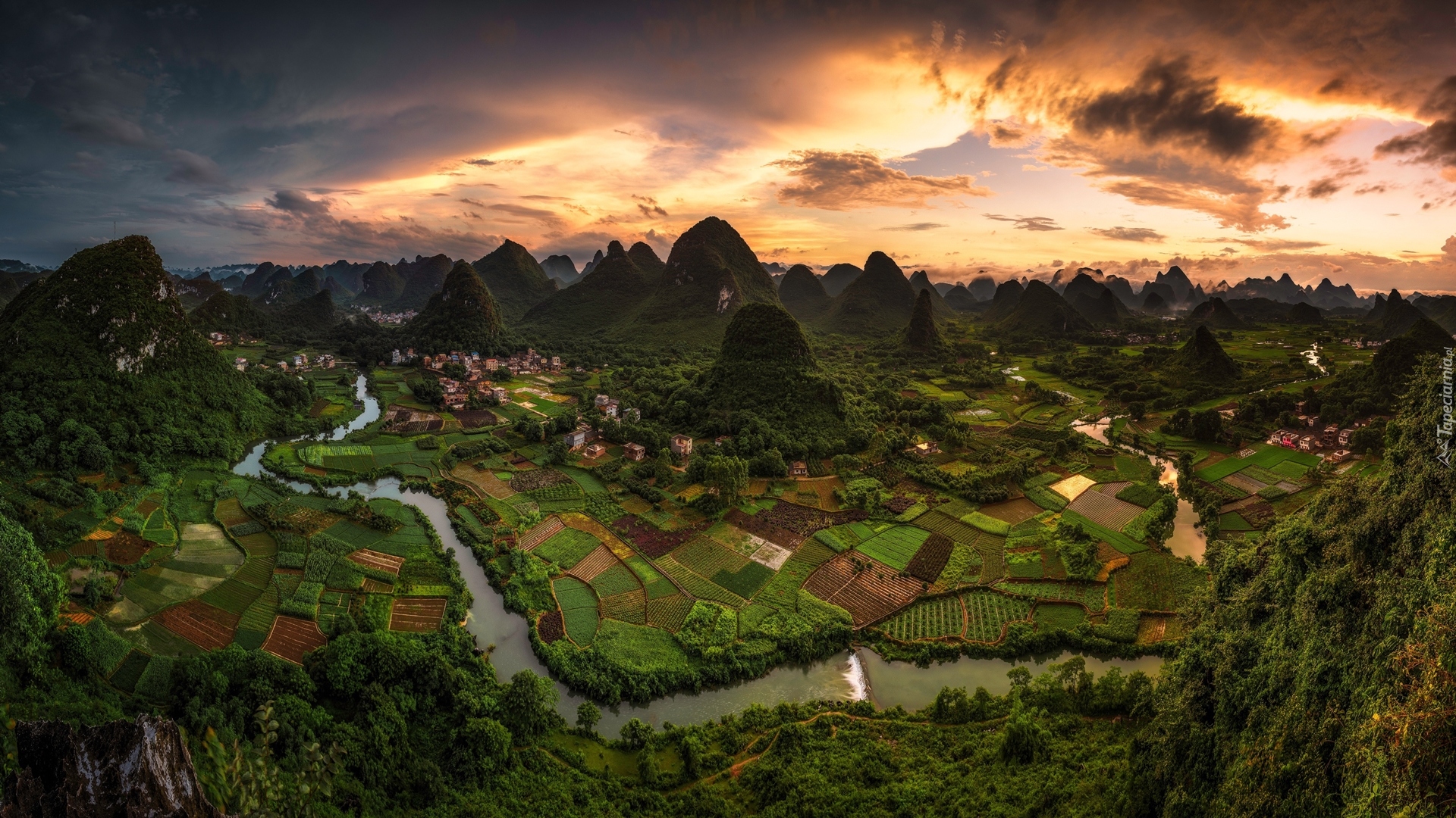 Chiny, Region Kuangsi, Prefektura Guilin, Rzeka Gui Jiang, Li River, Wschód słońca, Góry Mao er Shan