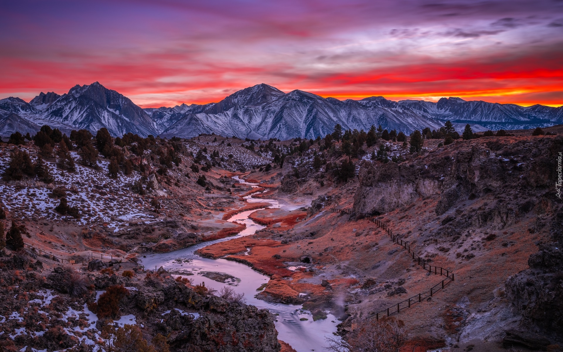 Stany Zjednoczone, Kalifornia, Hrabstwo Mono, Miejscowość Mammoth Lakes, Góry, Dolina, Rzeka, Hot Creek, Lasy państwowe, Inyo National Forest, Zachód słońca