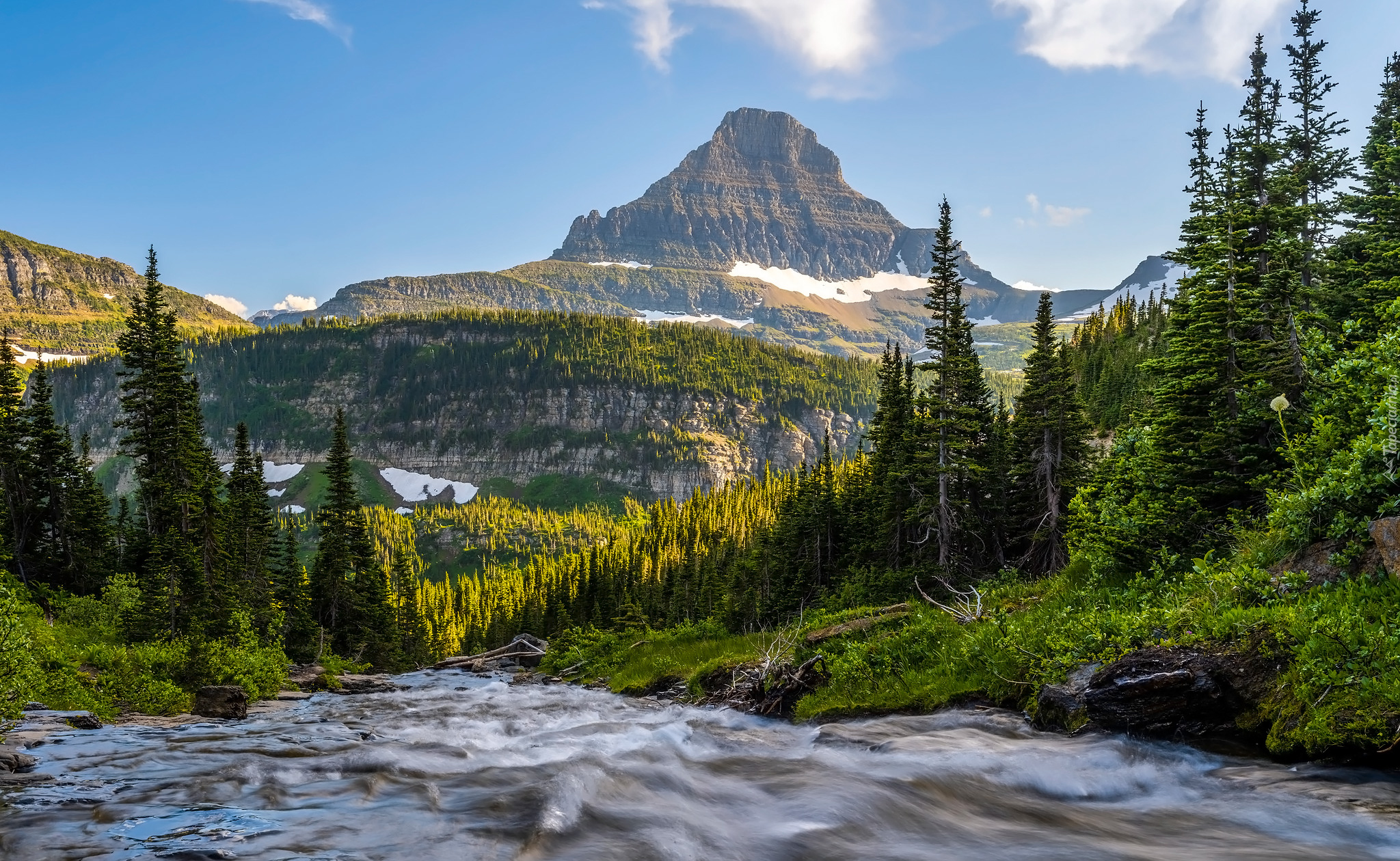 Park Narodowy Glacier, Montana, Stany Zjednoczone, Rzeka, Drzewa, Góry