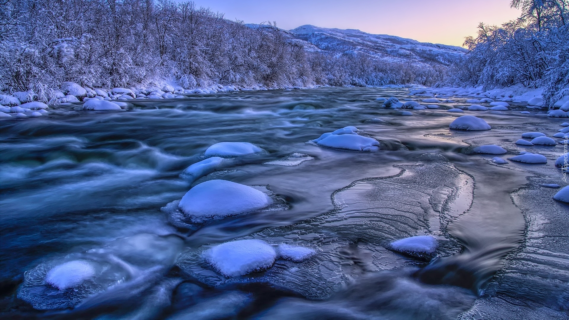 Rzeka Lakselva, Miasto Porsanger, Norwegia, Zima