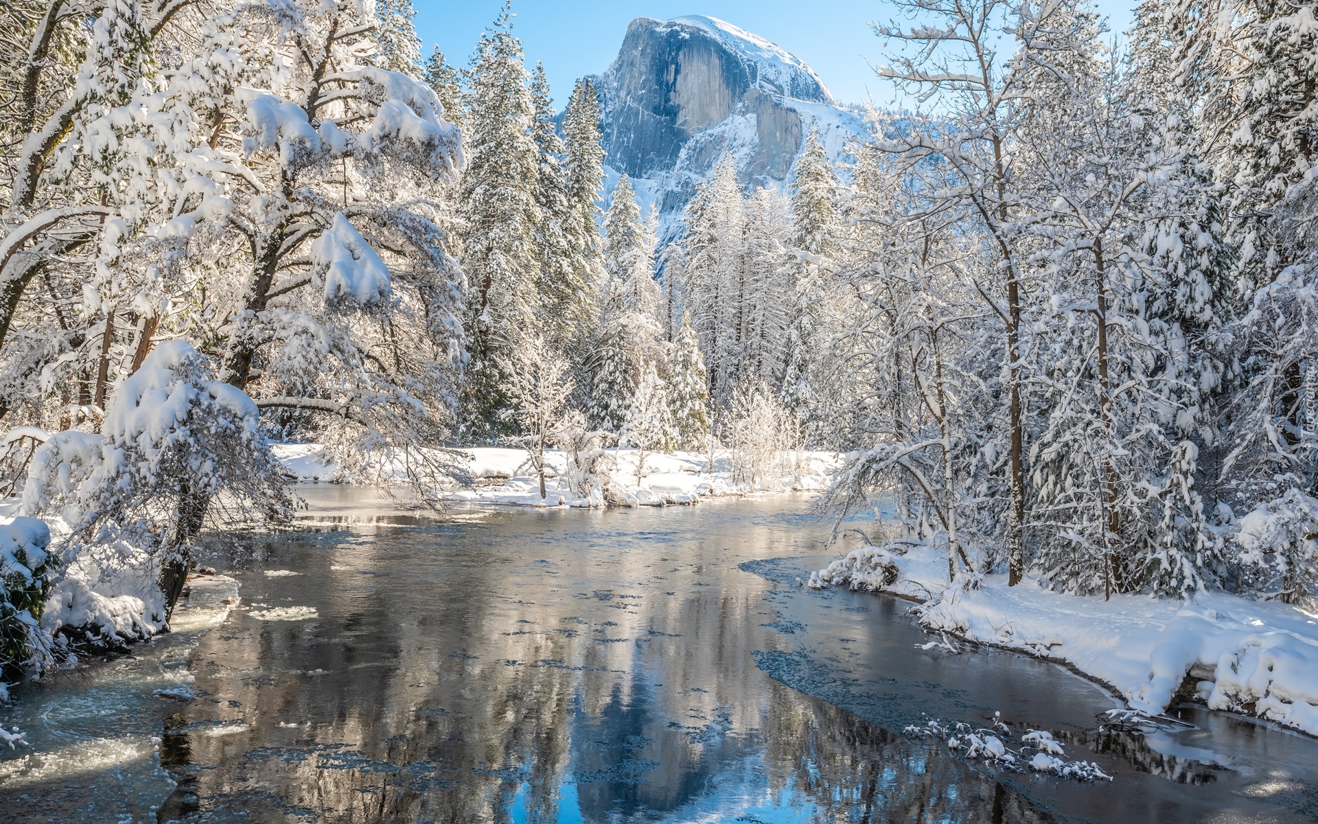 Stany Zjednoczone, Kalifornia, Park Narodowy Yosemite, Góra, Half Dome, Rzeka, Merced River, Zima, Drzewa