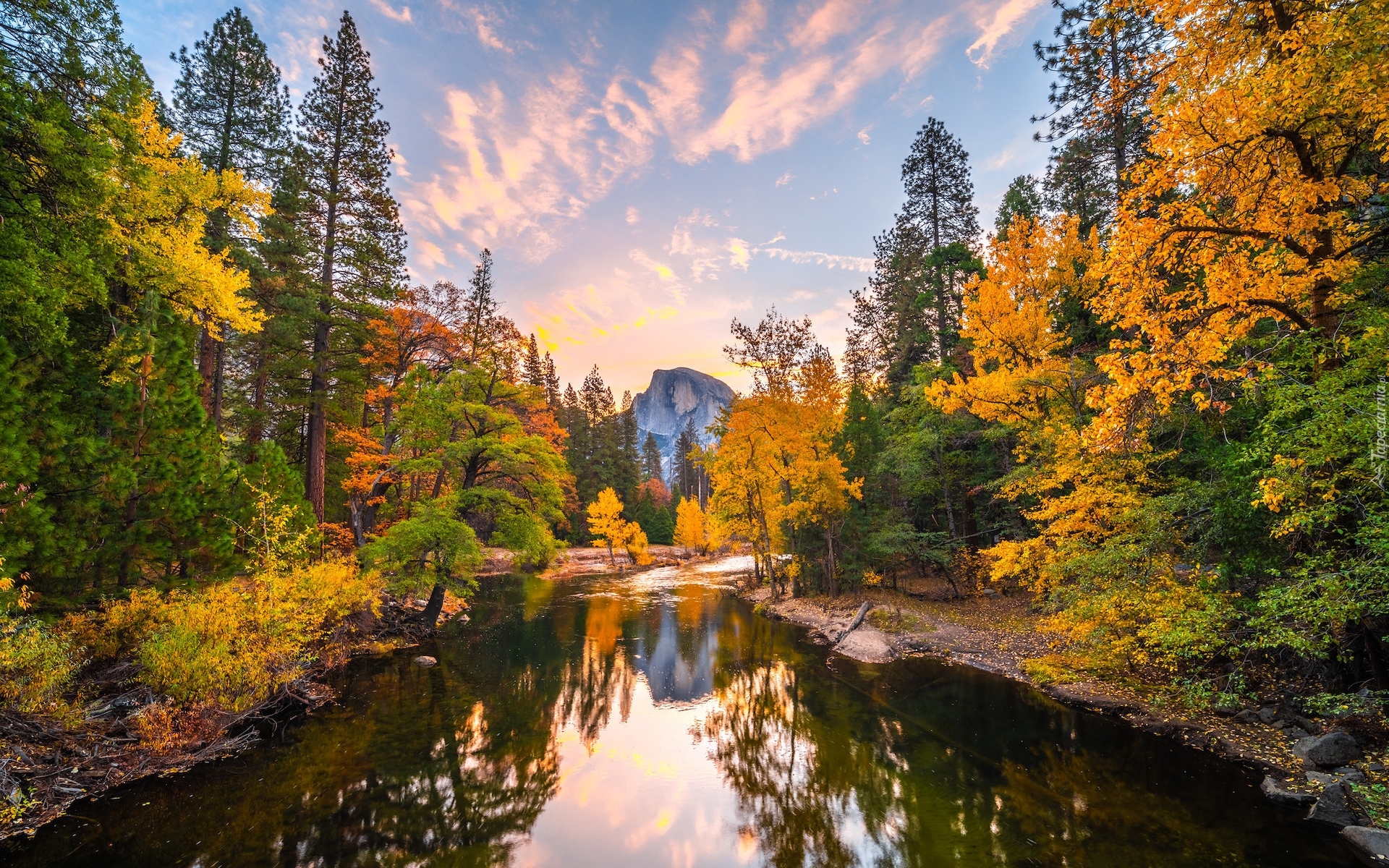 Park Narodowy Yosemite, Góry, Szczyt Half Dome, Rzeka, Merced River, Drzewa, Jesień, Odbicie, Kalifornia, Stany Zjednoczone