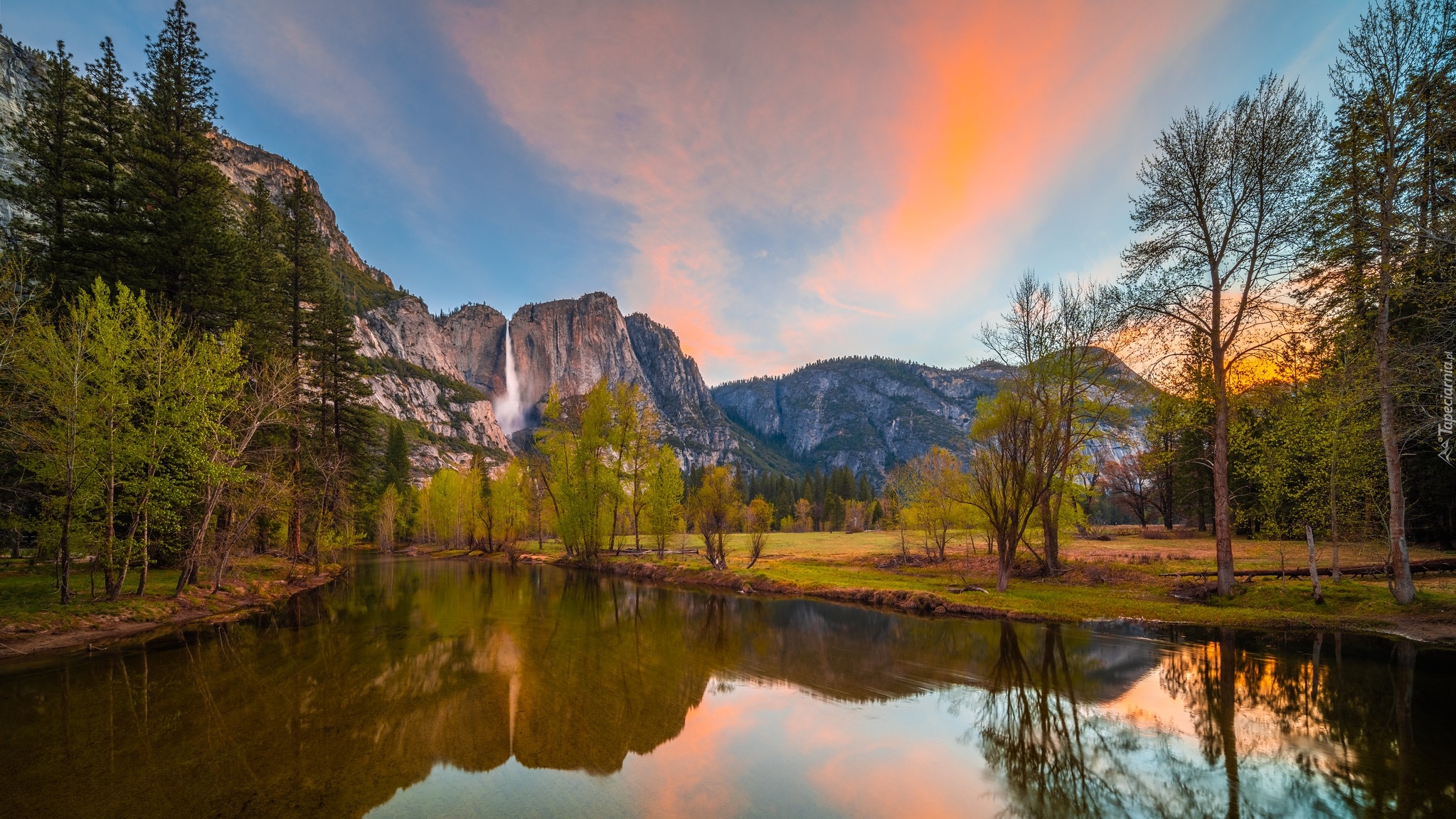 Drzewa, Park Narodowy Yosemite, Góry, Sierra Nevada, Wodospad, Rzeka, Merced River, Odbicie