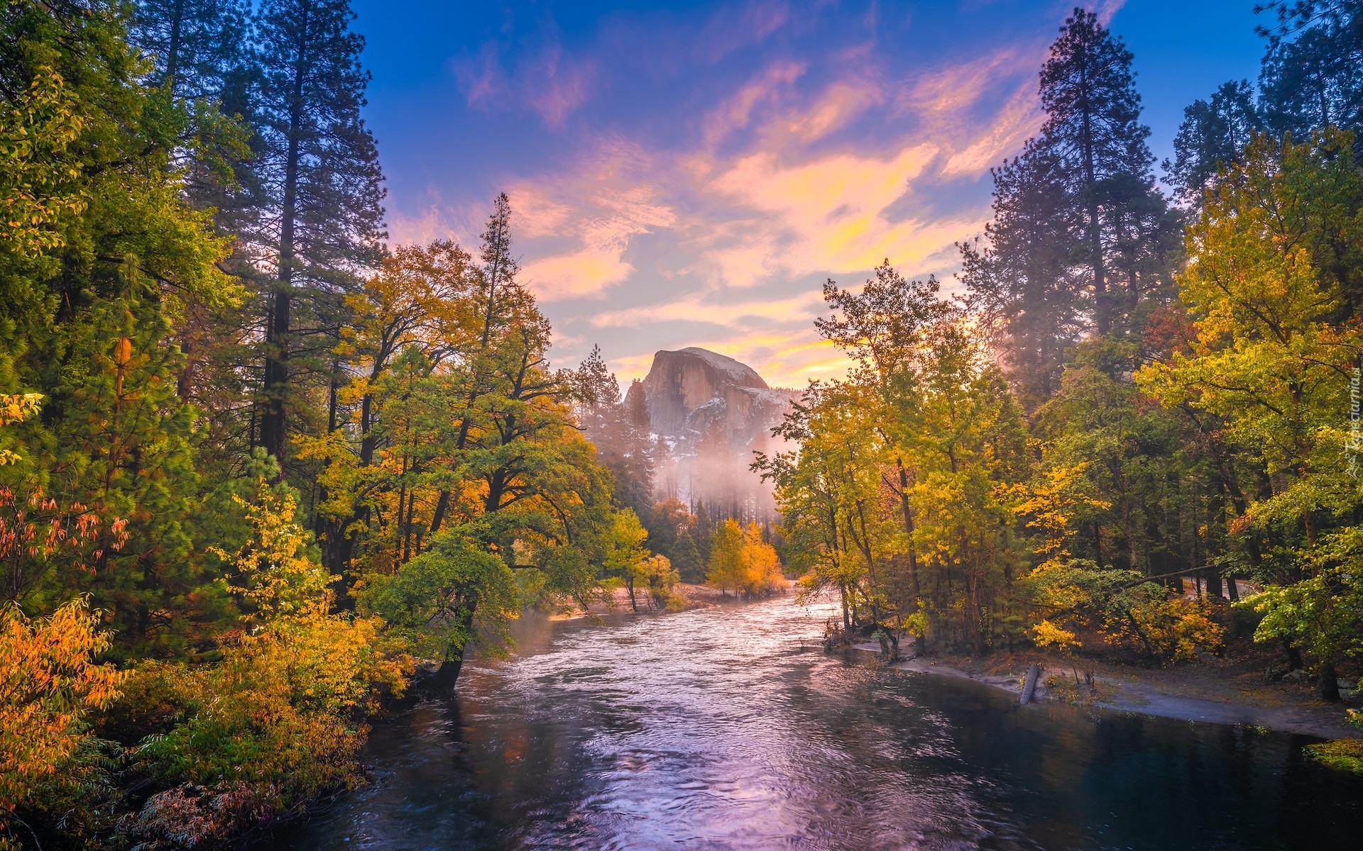Park Narodowy Yosemite, Góry, Szczyt Half Dome, Rzeka, Merced River, Drzewa, Drzewa, Jesień, Mgła, Kalifornia, Stany Zjednoczone