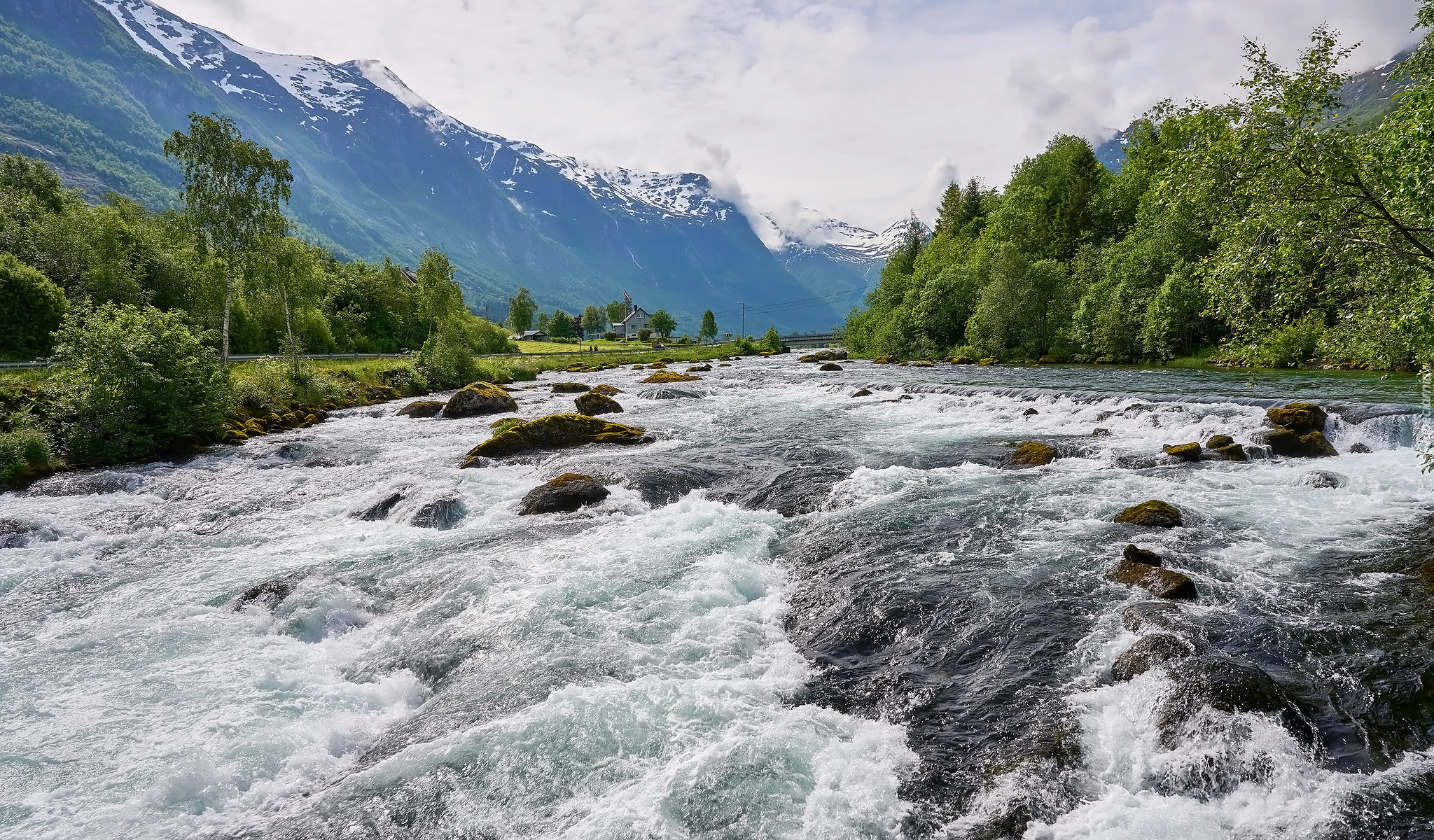 Góry, Drzewa, Rzeka Oldeelva, Wieś, Olden, Norwegia