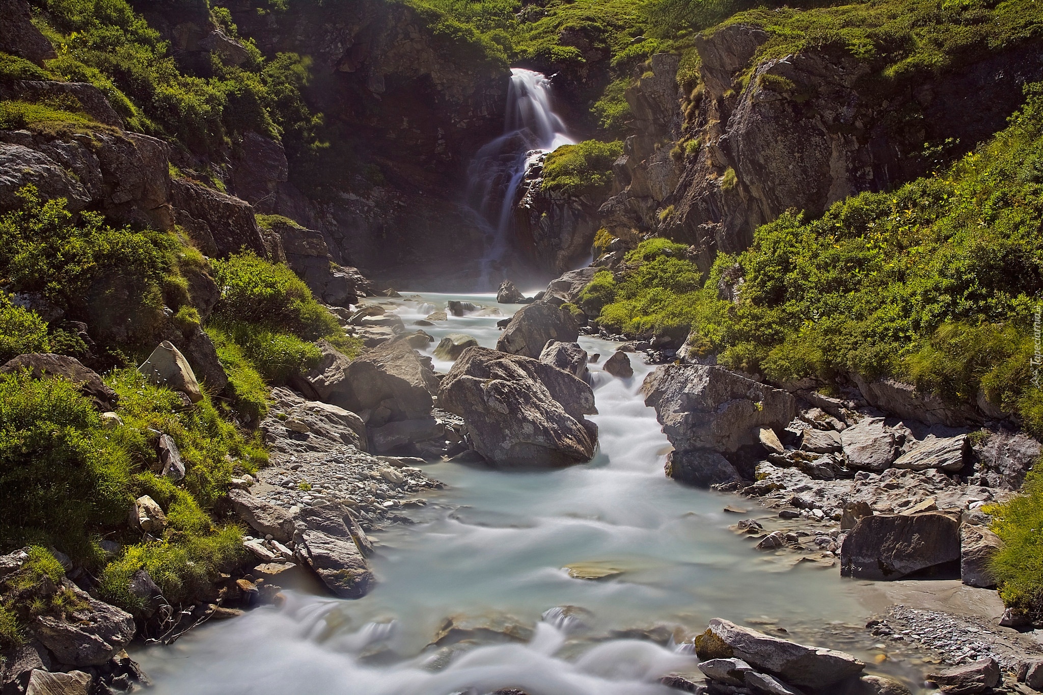 Włochy, Park Narodowy Gran Paradiso, Dolina Aosta, Rzeka, Kamienie, Roślinność