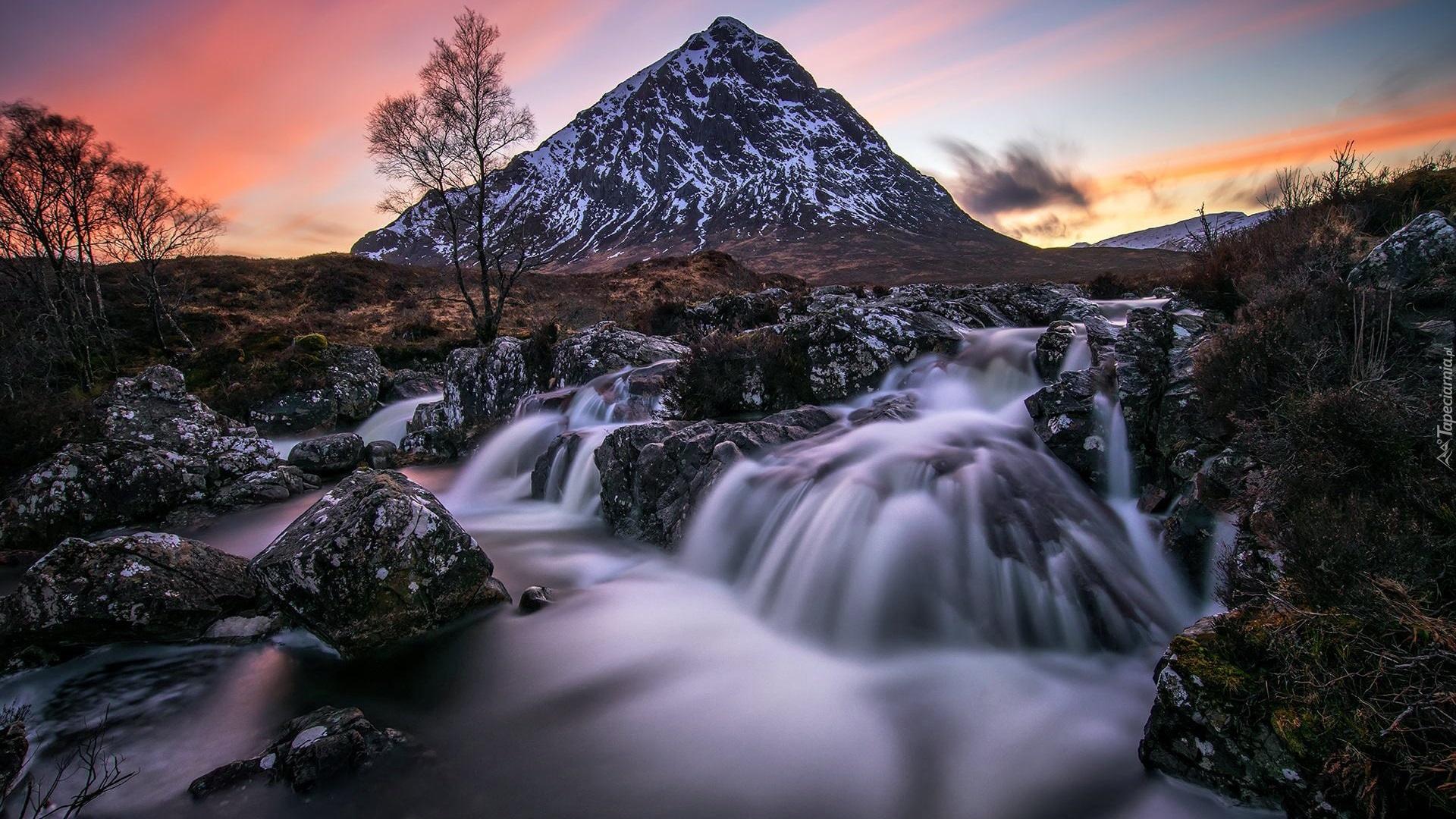 Góra, Szczyt Buachaille Etive Mor, Rzeka, River Coupall, Kamienie, Drzewa, Roślinność, Region Highland, Szkocja