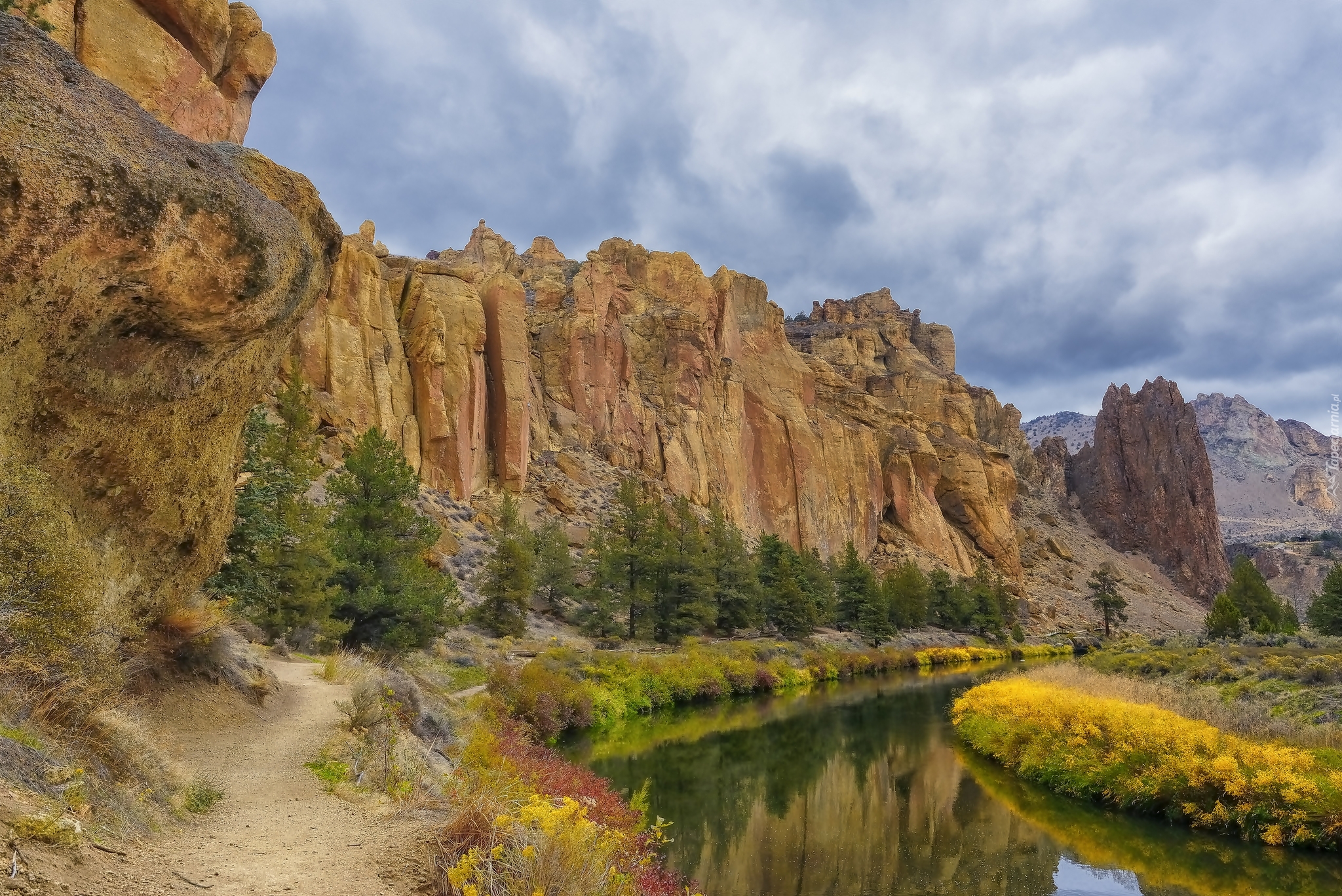 Rzeka, Skały, Park Stanowy Smith Rock, Oregon, Stany Zjednoczone